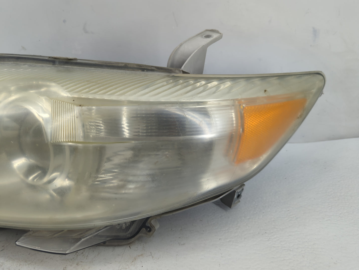 2010-2011 Toyota Camry Driver Left Oem Head Light Headlight Lamp - Oemusedautoparts1.com