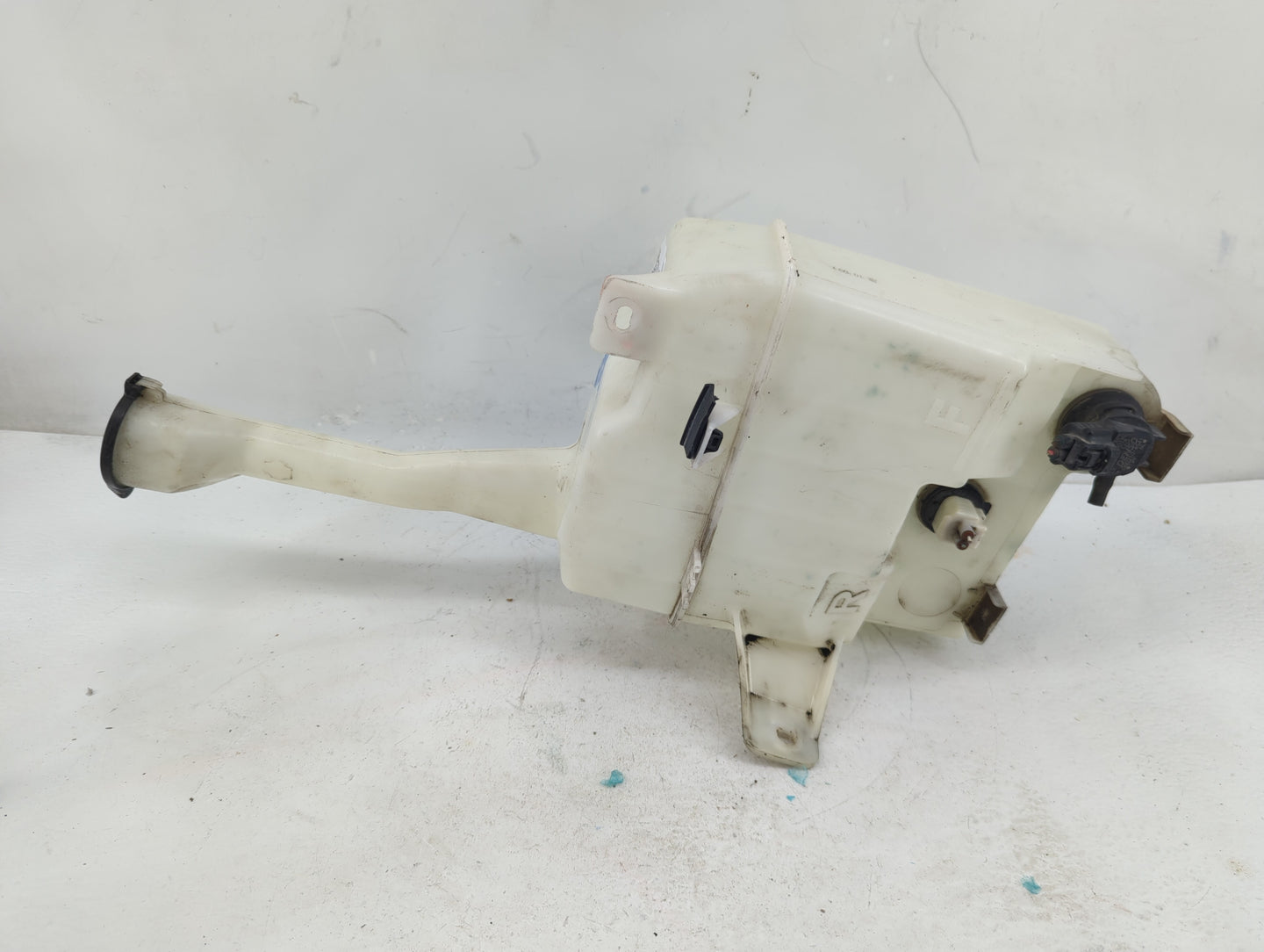 2007-2011 Toyota Camry Windshield Washer Fluid Reservoir Bottle Oem - Oemusedautoparts1.com