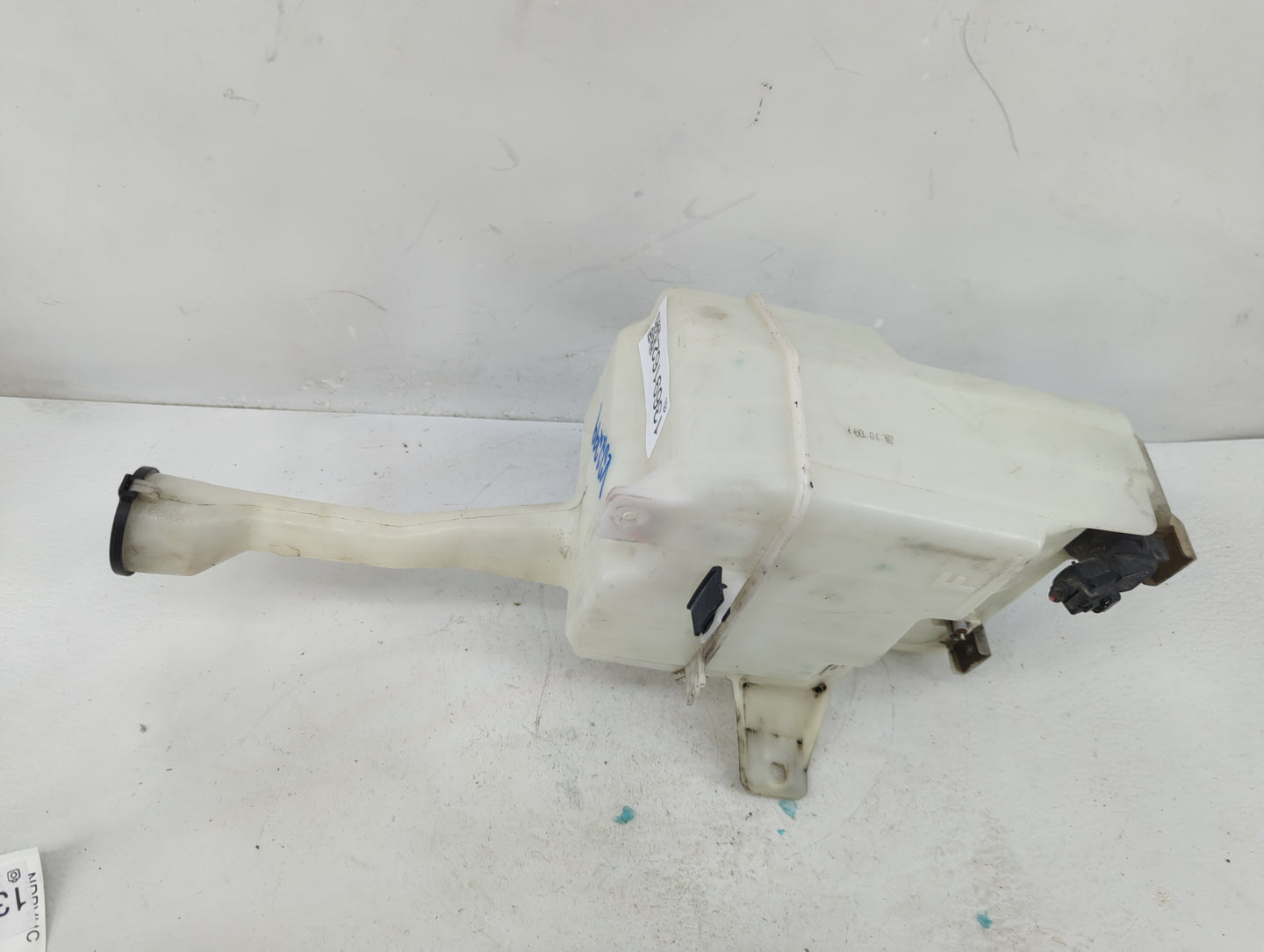 2007-2011 Toyota Camry Windshield Washer Fluid Reservoir Bottle Oem - Oemusedautoparts1.com