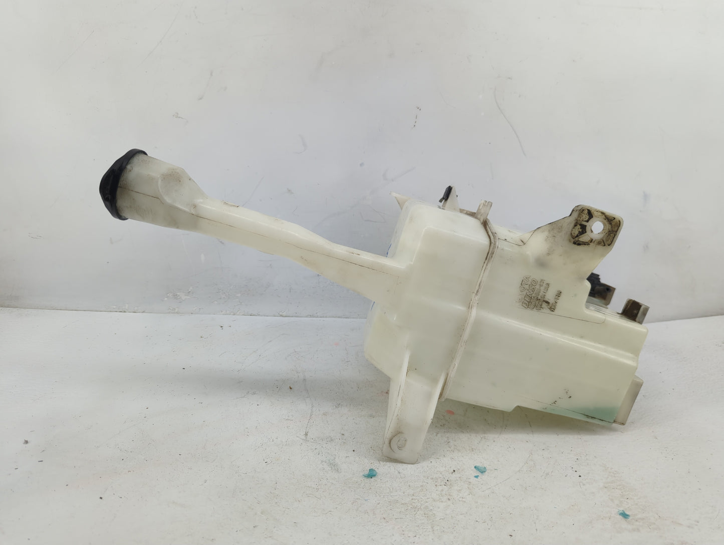 2007-2011 Toyota Camry Windshield Washer Fluid Reservoir Bottle Oem - Oemusedautoparts1.com
