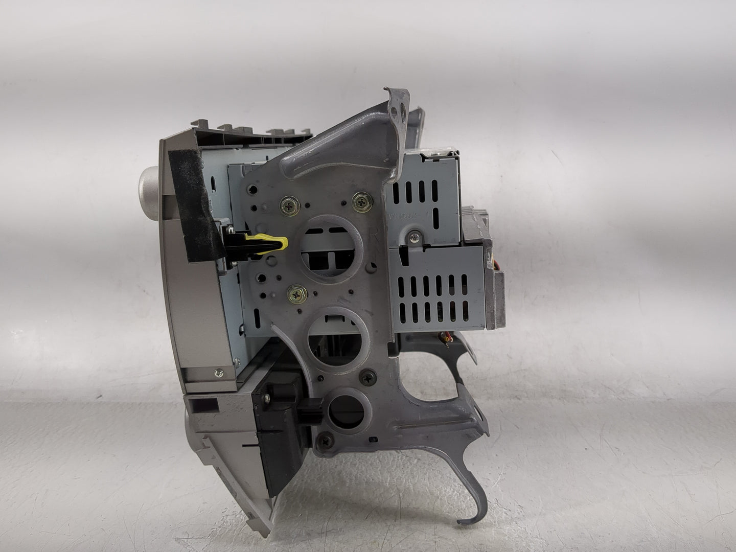 2010-2011 Toyota Camry Radio AM FM Cd Player Receiver Replacement P/N:86120-06700 Fits Fits 2010 2011 OEM Used Auto Parts - 