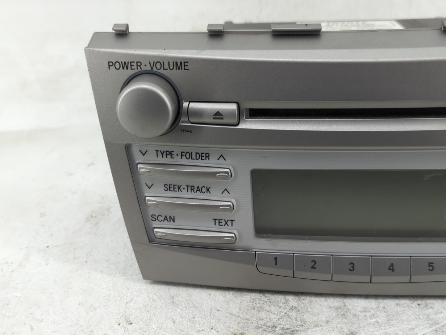 2010-2011 Toyota Camry Radio AM FM Cd Player Receiver Replacement P/N:86120-06480 Fits Fits 2010 2011 OEM Used Auto Parts - 