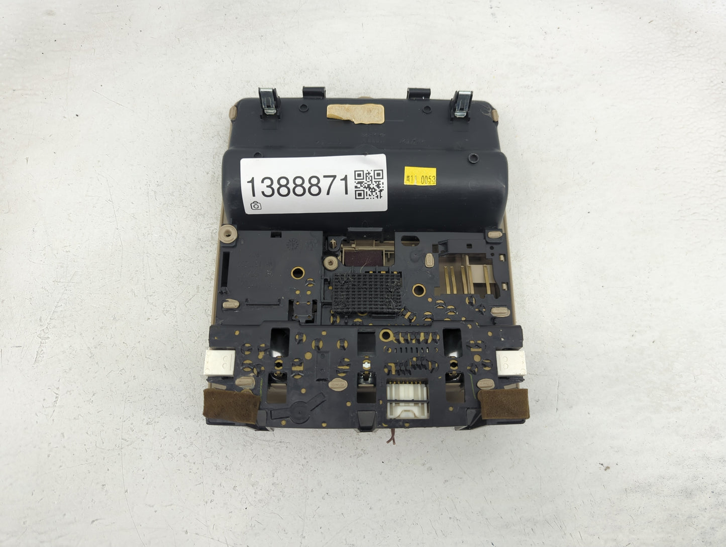 2010 Toyota Camry Overhead Roof Console - Oemusedautoparts1.com