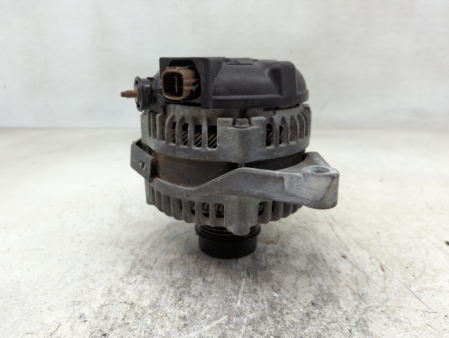 2010-2011 Toyota Camry Alternator Replacement Generator Charging Assembly Engine OEM P/N:27060-0V060 Fits Fits 2010 2011 OEM