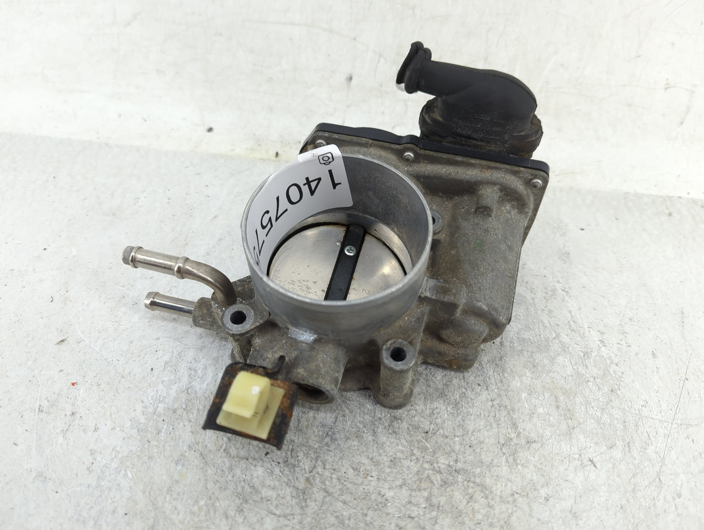 2010-2017 Toyota Camry Throttle Body P/N:22030-0V010 Fits Fits 2009 2010 2011 2012 2013 2014 2015 2016 2017 2018 2019 OEM Us