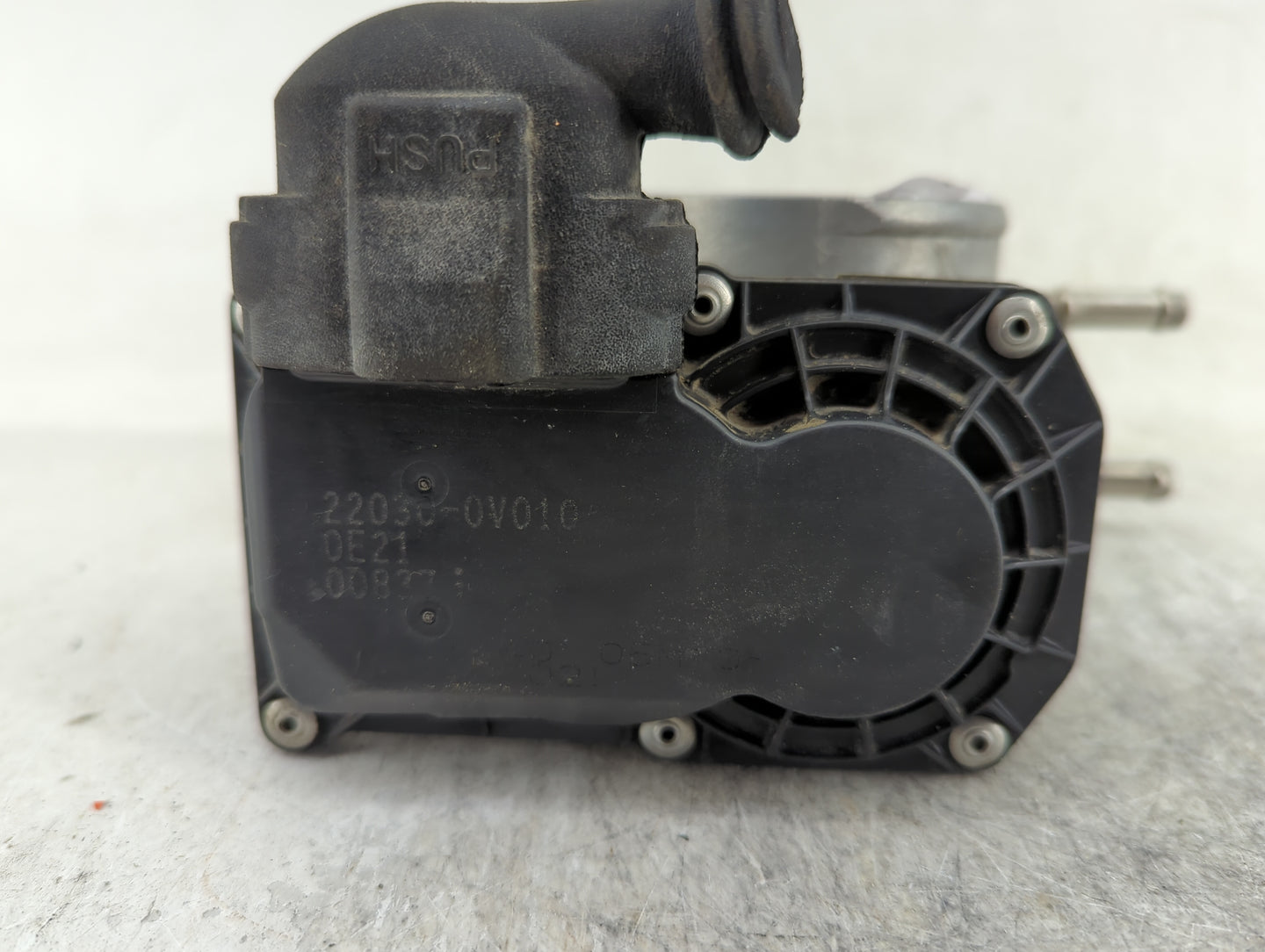 2010-2017 Toyota Camry Throttle Body P/N:22030-0V010 Fits Fits 2009 2010 2011 2012 2013 2014 2015 2016 2017 2018 2019 OEM Us