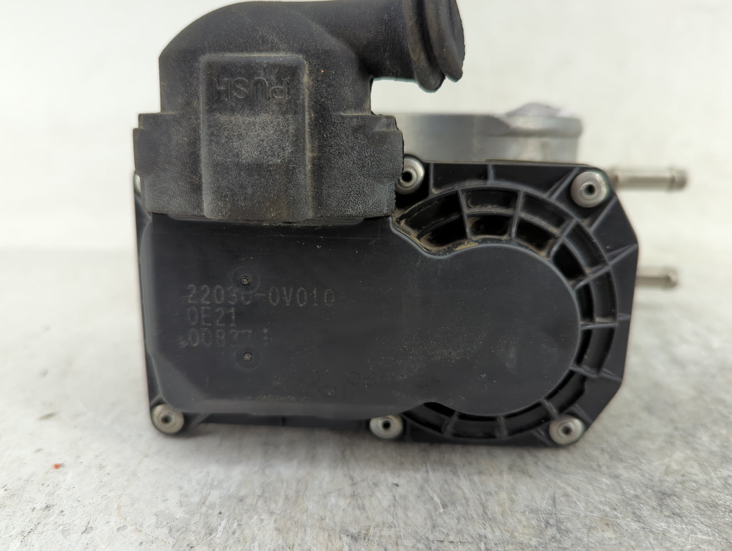 2010-2017 Toyota Camry Throttle Body P/N:22030-0V010 Fits Fits 2009 2010 2011 2012 2013 2014 2015 2016 2017 2018 2019 OEM Us