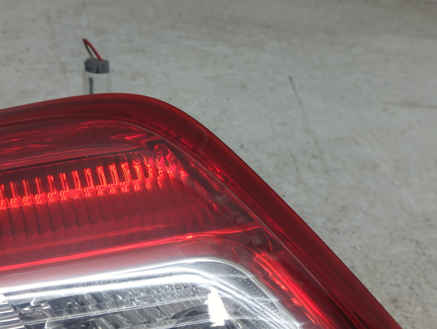 2010-2011 Toyota Camry Tail Light Assembly Passenger Right OEM Fits Fits 2010 2011 OEM Used Auto Parts - Oemusedautoparts1.c