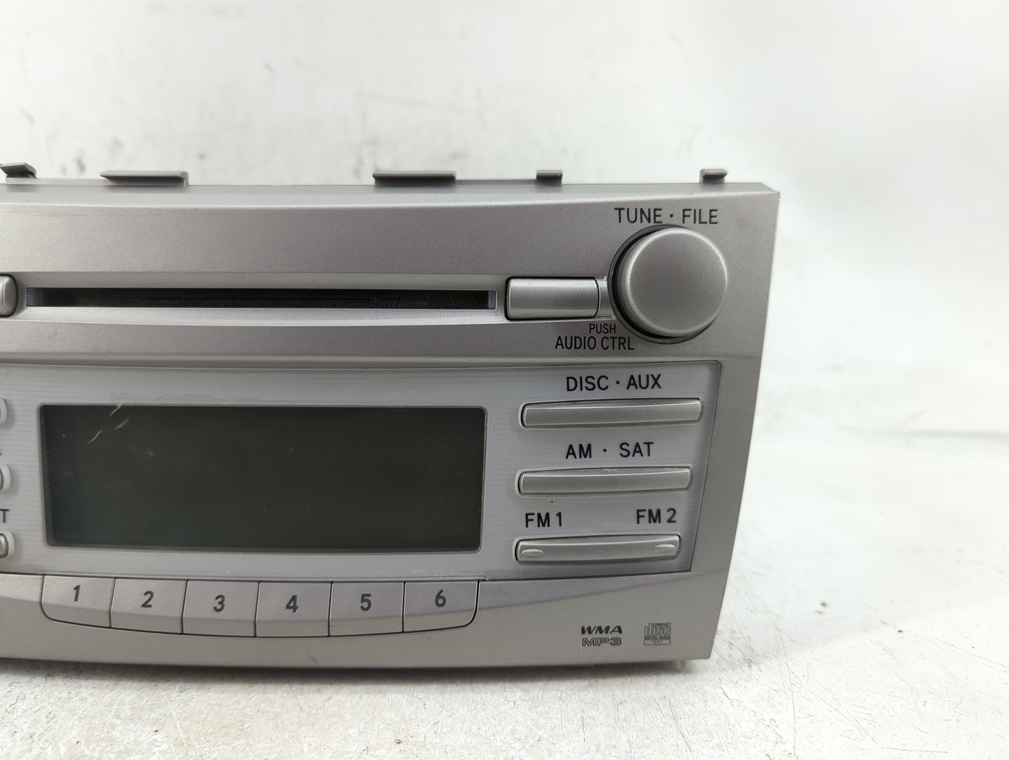 2010-2011 Toyota Camry Radio AM FM Cd Player Receiver Replacement P/N:86120-06480 Fits Fits 2010 2011 OEM Used Auto Parts - 