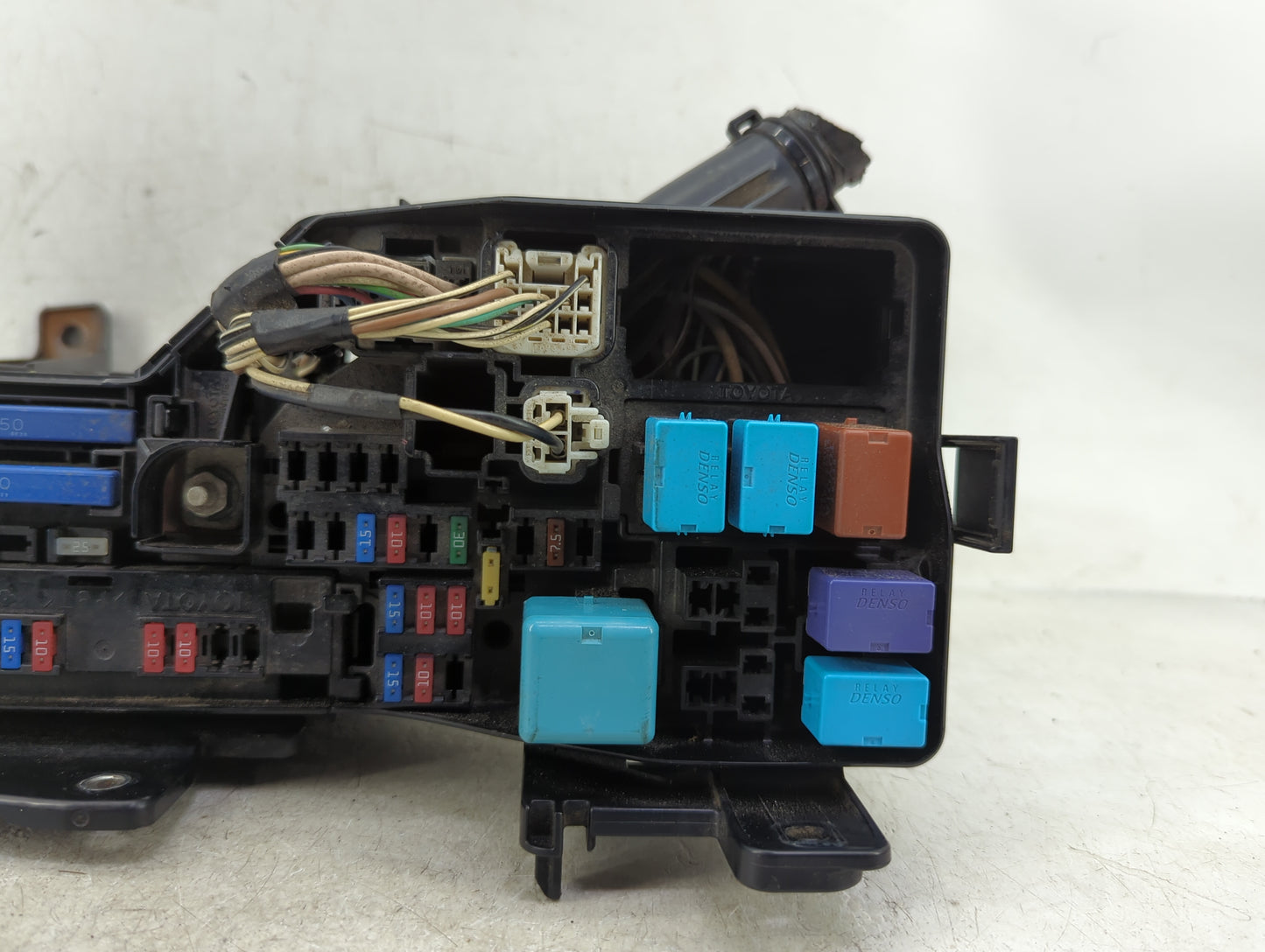 2010-2011 Toyota Camry Fusebox Fuse Box Panel Relay Module P/N:82720-06091 Fits Fits 2010 2011 OEM Used Auto Parts - Oemused