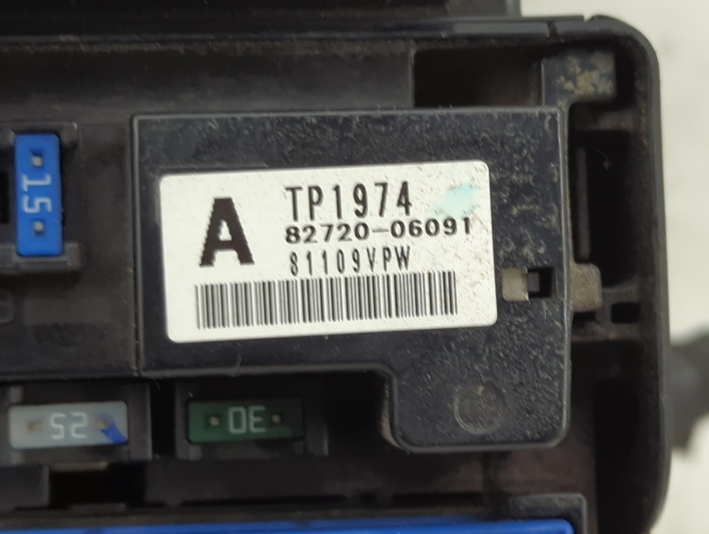 2010-2011 Toyota Camry Fusebox Fuse Box Panel Relay Module P/N:82720-06091 Fits Fits 2010 2011 OEM Used Auto Parts - Oemused
