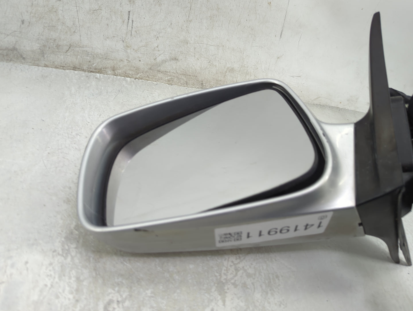 2007-2011 Toyota Camry Driver Side View Mirror - Left Door Mirror OEM Used - Oemusedautoparts1.com