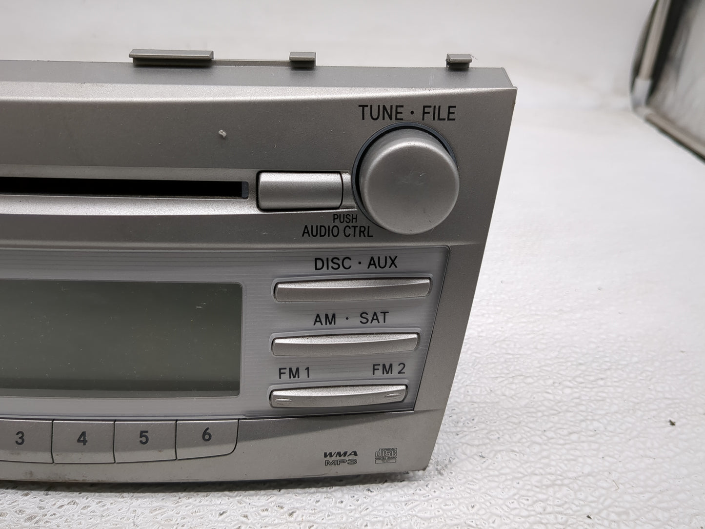 2010-2011 Toyota Camry Radio AM FM Cd Player Receiver Replacement P/N:86120-06480 Fits Fits 2010 2011 OEM Used Auto Parts - 