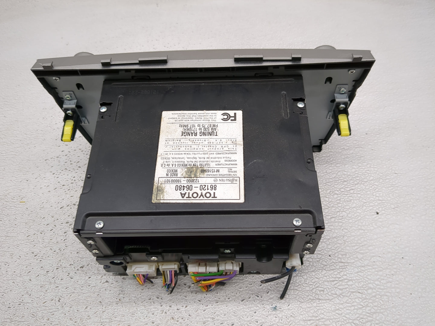 2010-2011 Toyota Camry Radio AM FM Cd Player Receiver Replacement P/N:86120-06480 Fits Fits 2010 2011 OEM Used Auto Parts - 