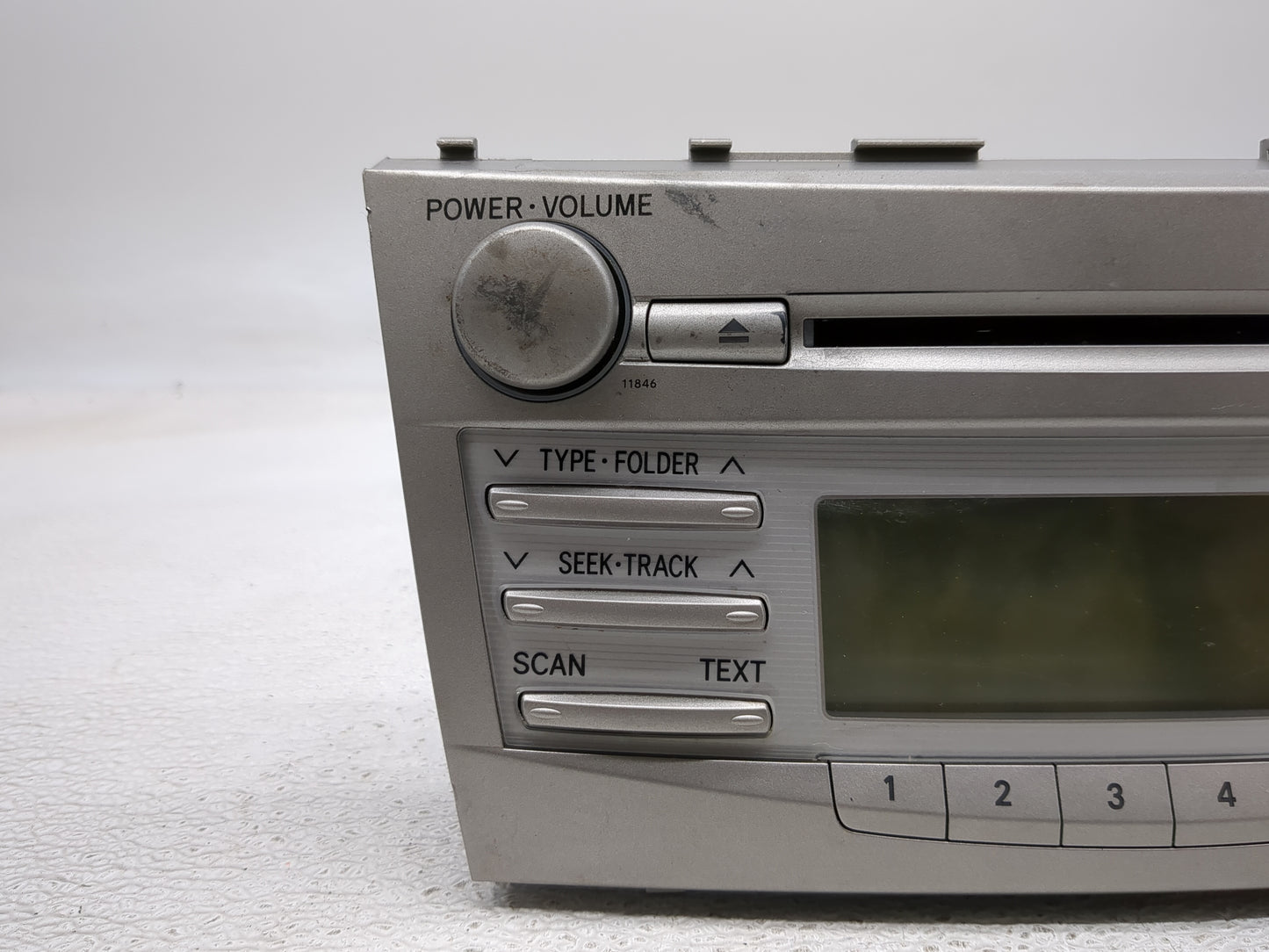 2010-2011 Toyota Camry Radio AM FM Cd Player Receiver Replacement P/N:86120-06480 Fits Fits 2010 2011 OEM Used Auto Parts - 