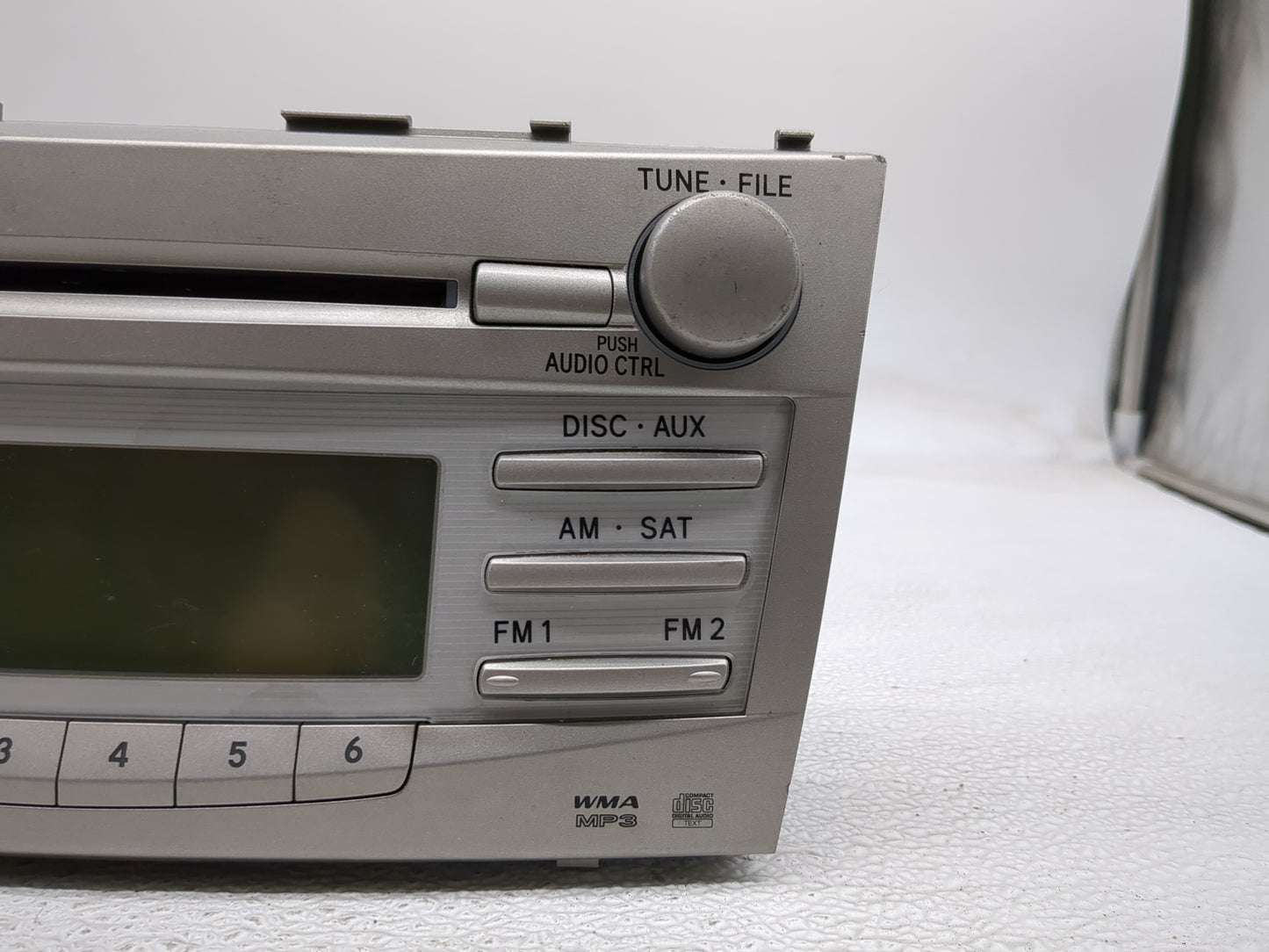 2010-2011 Toyota Camry Radio AM FM Cd Player Receiver Replacement P/N:86120-06480 Fits Fits 2010 2011 OEM Used Auto Parts - 