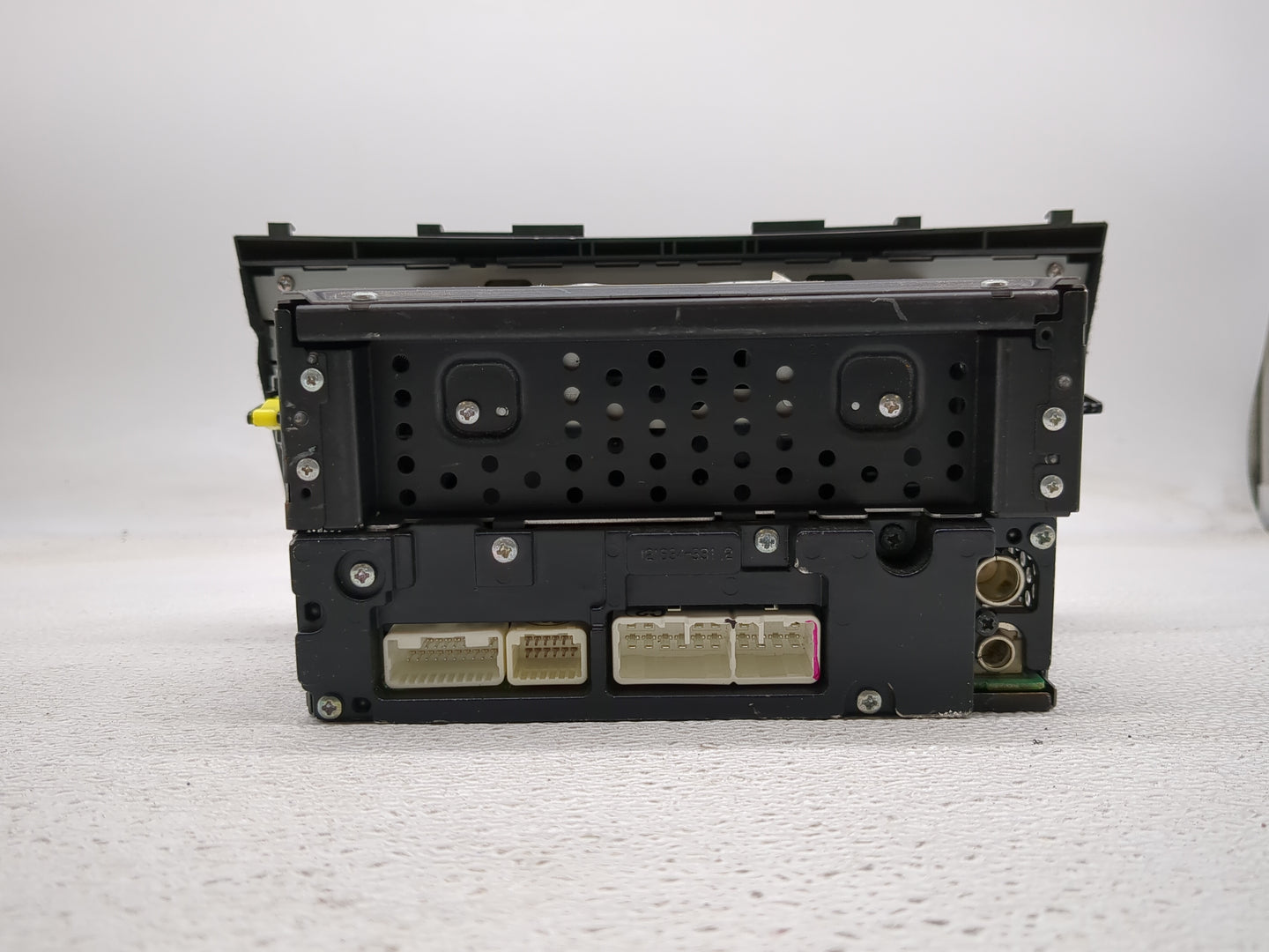2010-2011 Toyota Camry Radio AM FM Cd Player Receiver Replacement P/N:86120-06480 Fits Fits 2010 2011 OEM Used Auto Parts - 
