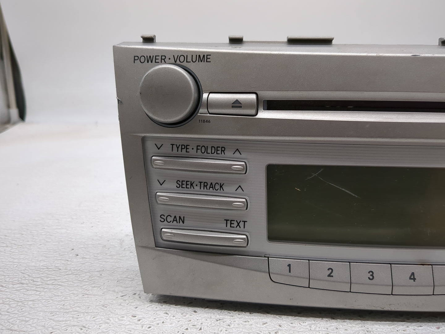 2010-2011 Toyota Camry Radio AM FM Cd Player Receiver Replacement P/N:86120-06480 Fits Fits 2010 2011 OEM Used Auto Parts - 