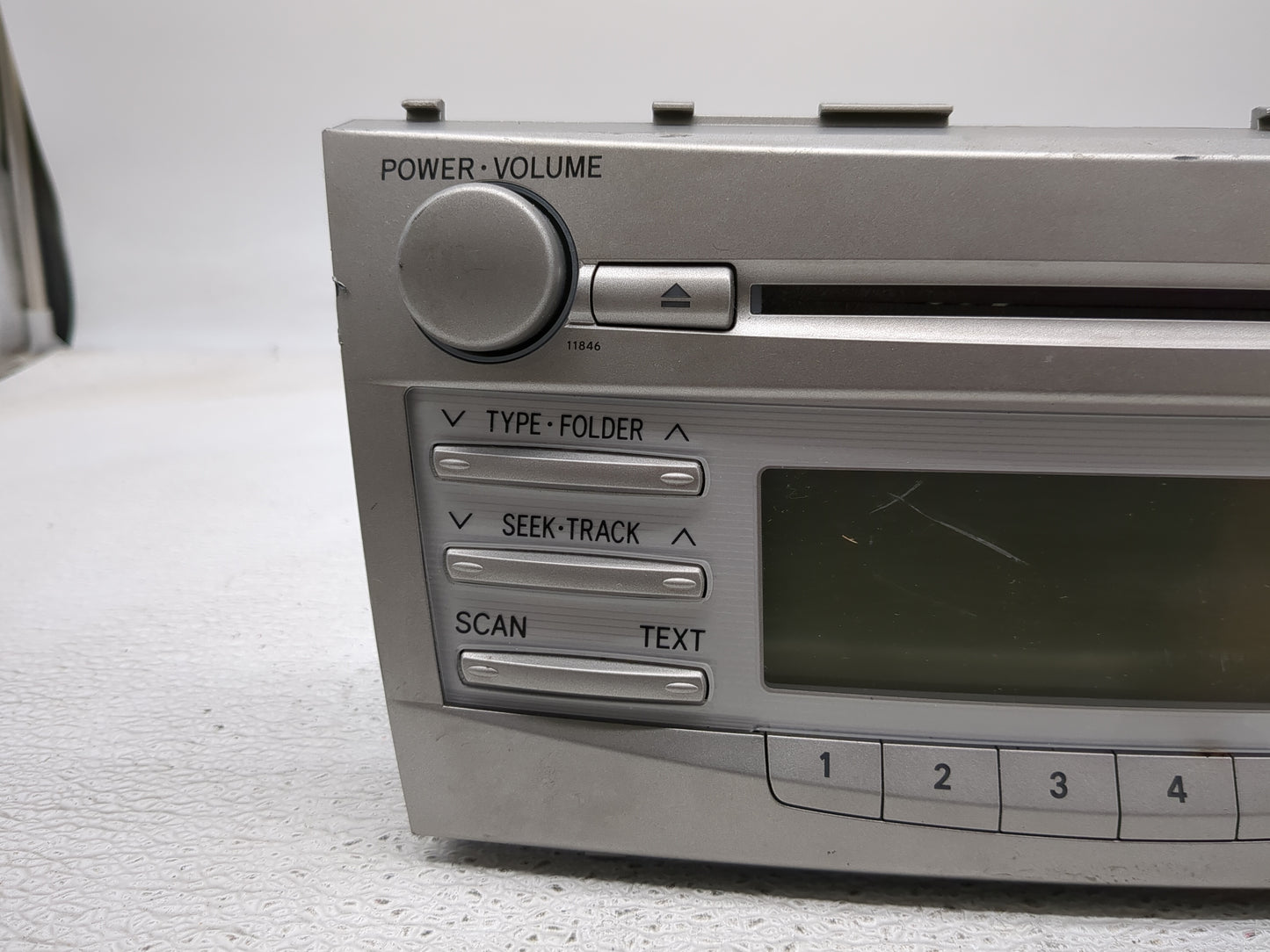 2010-2011 Toyota Camry Radio AM FM Cd Player Receiver Replacement P/N:86120-06480 Fits Fits 2010 2011 OEM Used Auto Parts - 