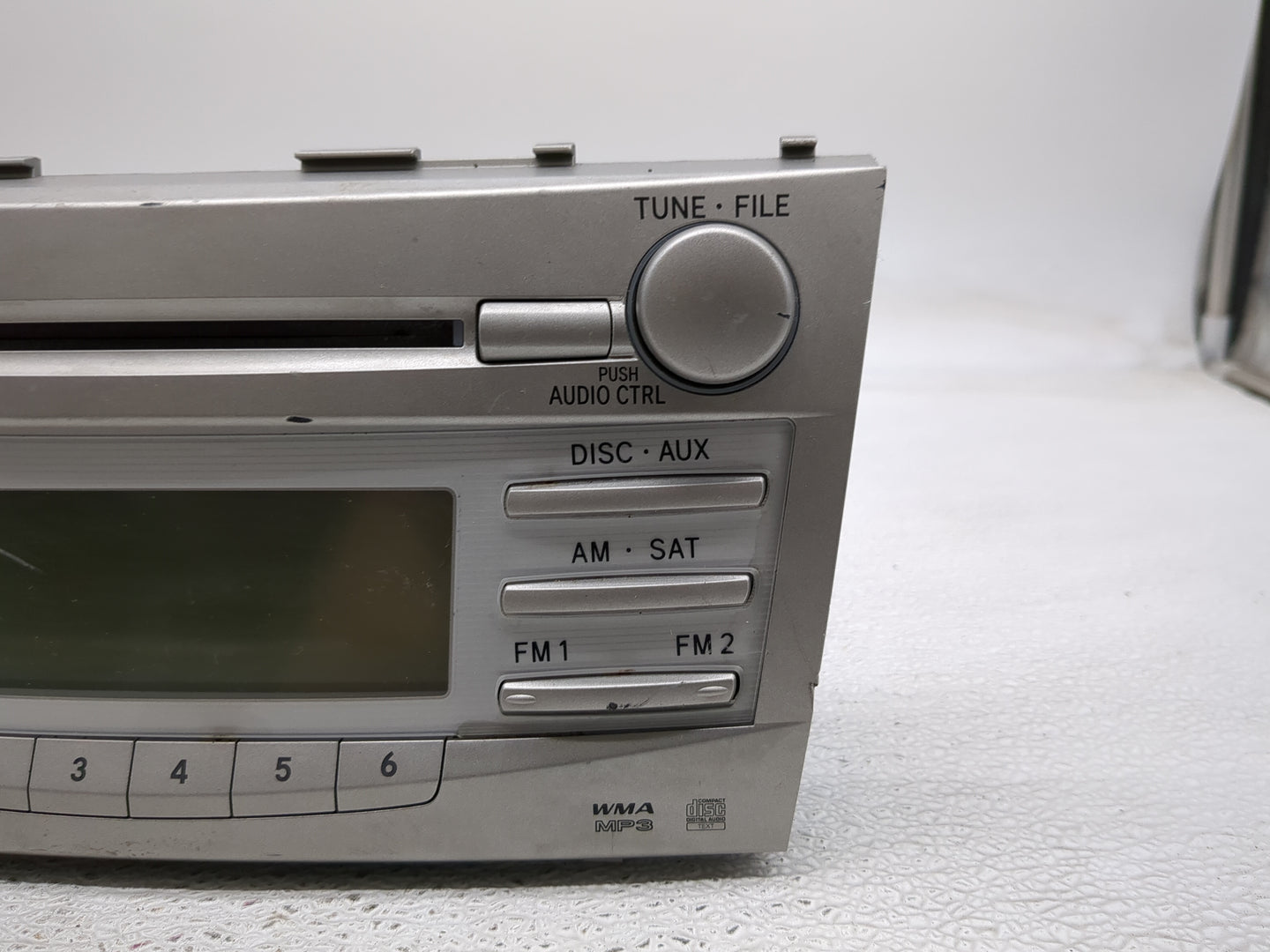 2010-2011 Toyota Camry Radio AM FM Cd Player Receiver Replacement P/N:86120-06480 Fits Fits 2010 2011 OEM Used Auto Parts - 