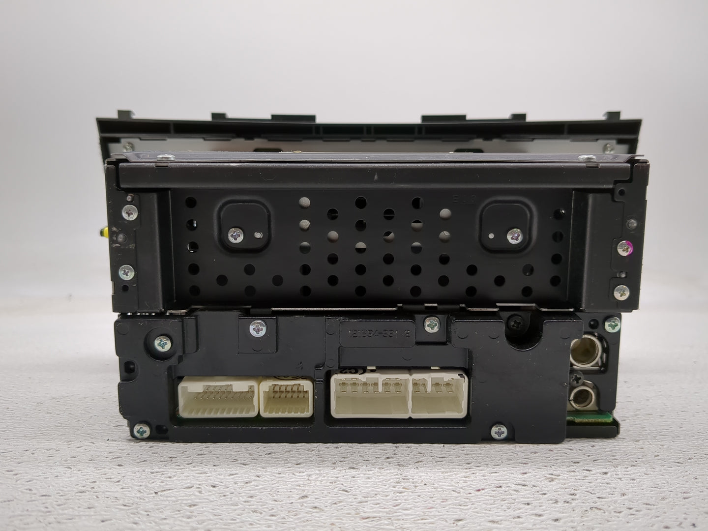 2010-2011 Toyota Camry Radio AM FM Cd Player Receiver Replacement P/N:86120-06480 Fits Fits 2010 2011 OEM Used Auto Parts - 