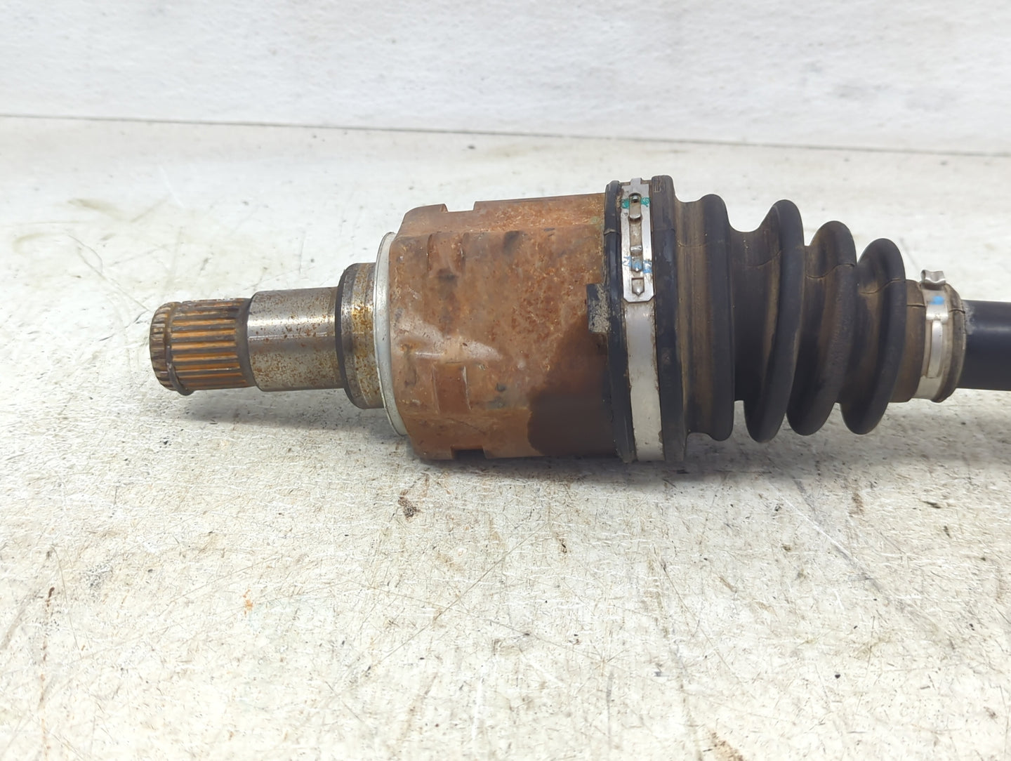 2010-2011 Toyota Camry Axle Shaft Front Driver Cv C/v - Oemusedautoparts1.com
