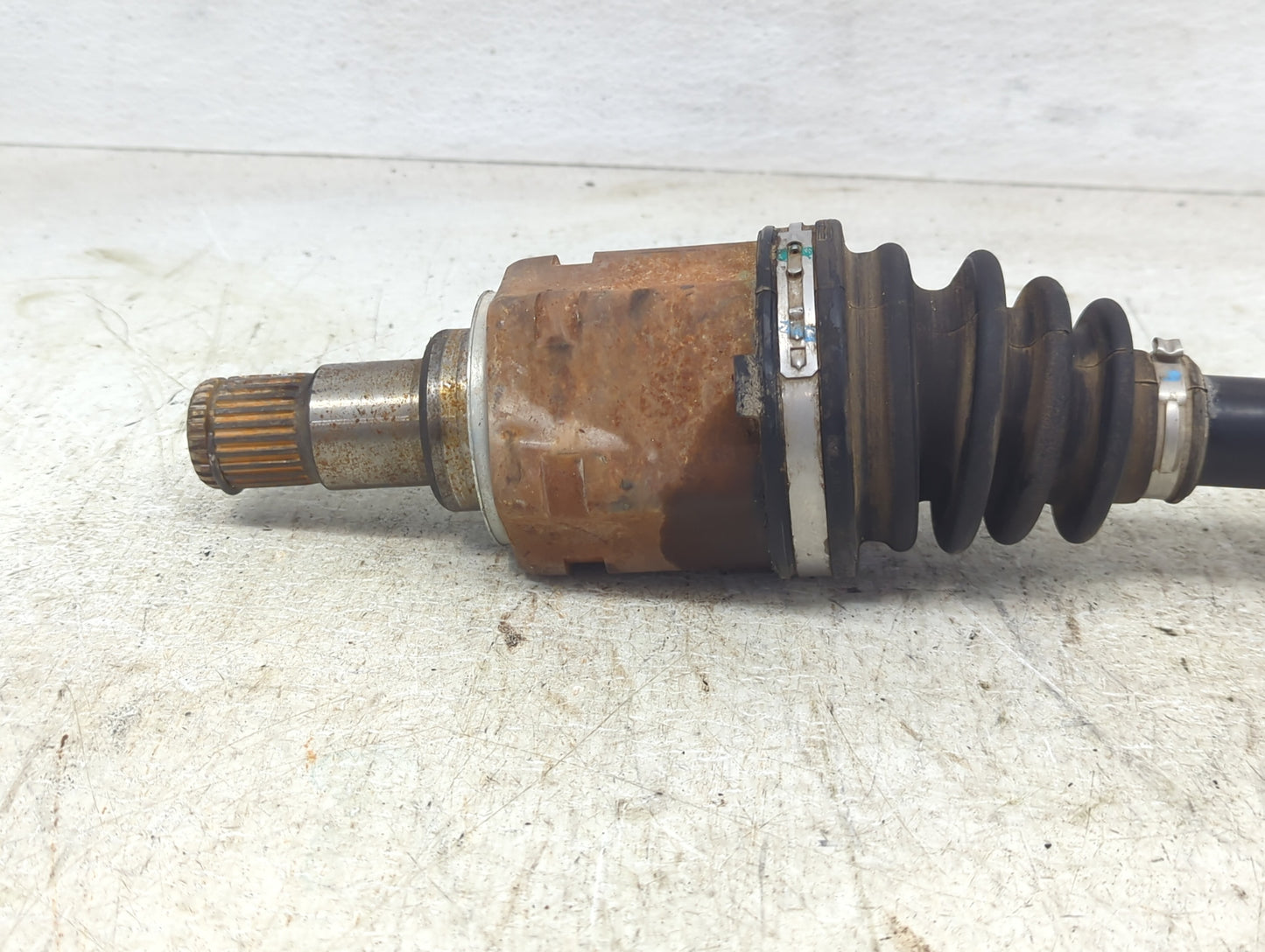 2010-2011 Toyota Camry Axle Shaft Front Driver Cv C/v - Oemusedautoparts1.com