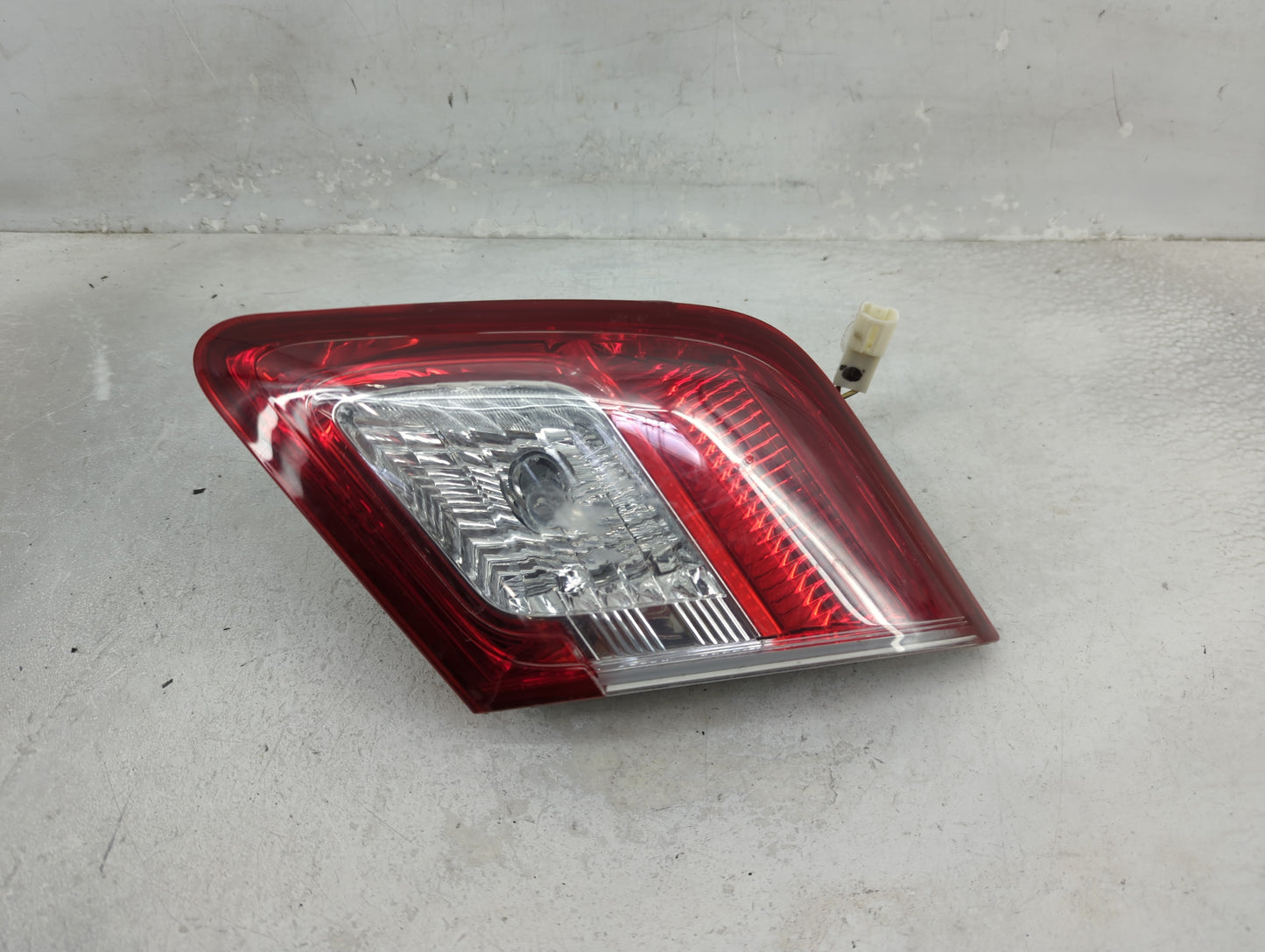 2010-2011 Toyota Camry Tail Light Assembly Passenger Right OEM Fits Fits 2010 2011 OEM Used Auto Parts - Oemusedautoparts1.c