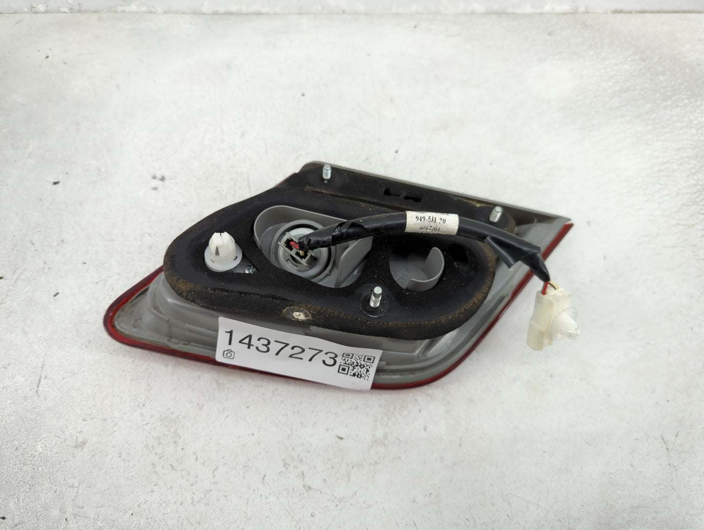 2010-2011 Toyota Camry Tail Light Assembly Passenger Right OEM Fits Fits 2010 2011 OEM Used Auto Parts - Oemusedautoparts1.c