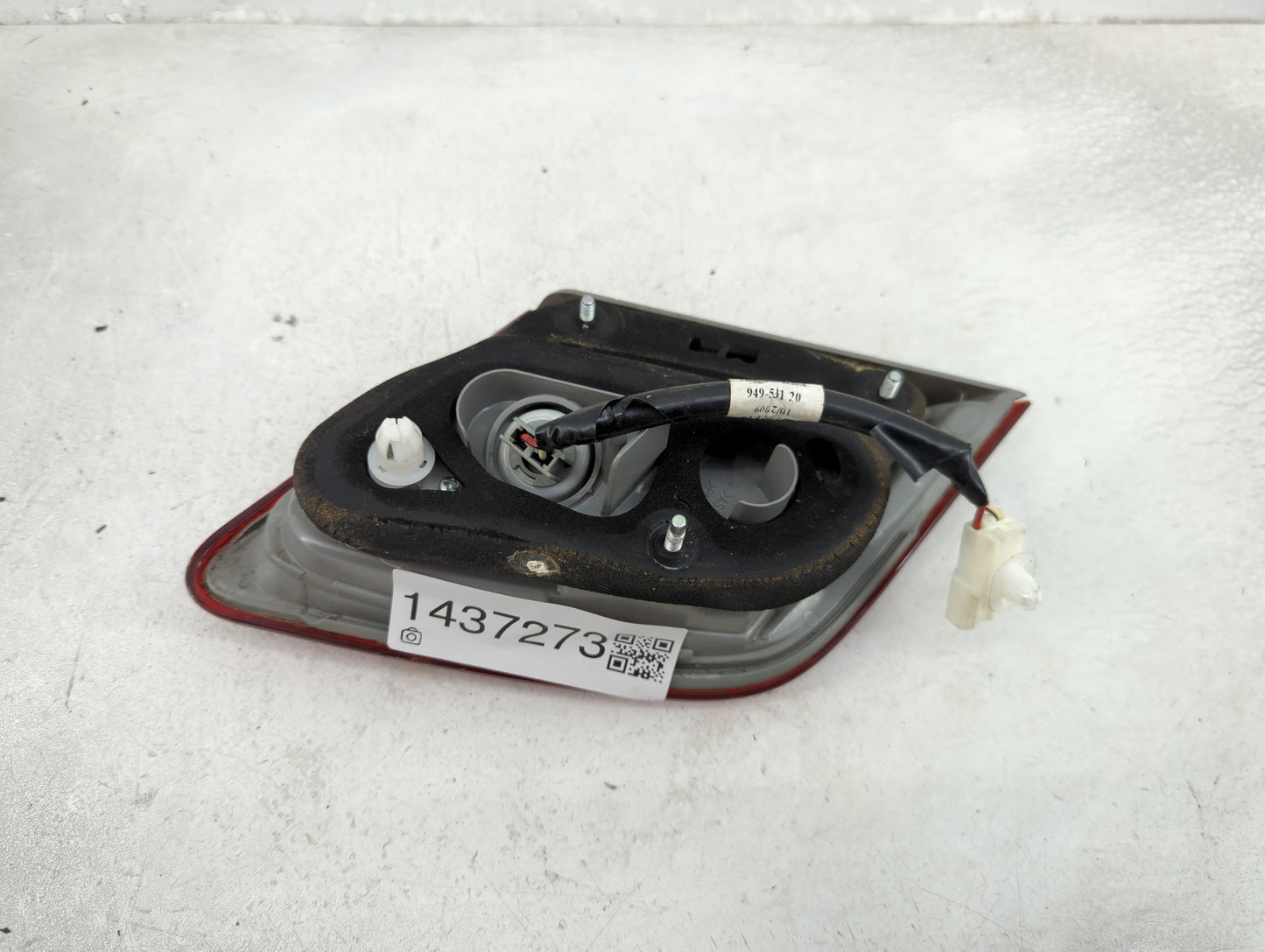 2010-2011 Toyota Camry Tail Light Assembly Passenger Right OEM Fits Fits 2010 2011 OEM Used Auto Parts - Oemusedautoparts1.c