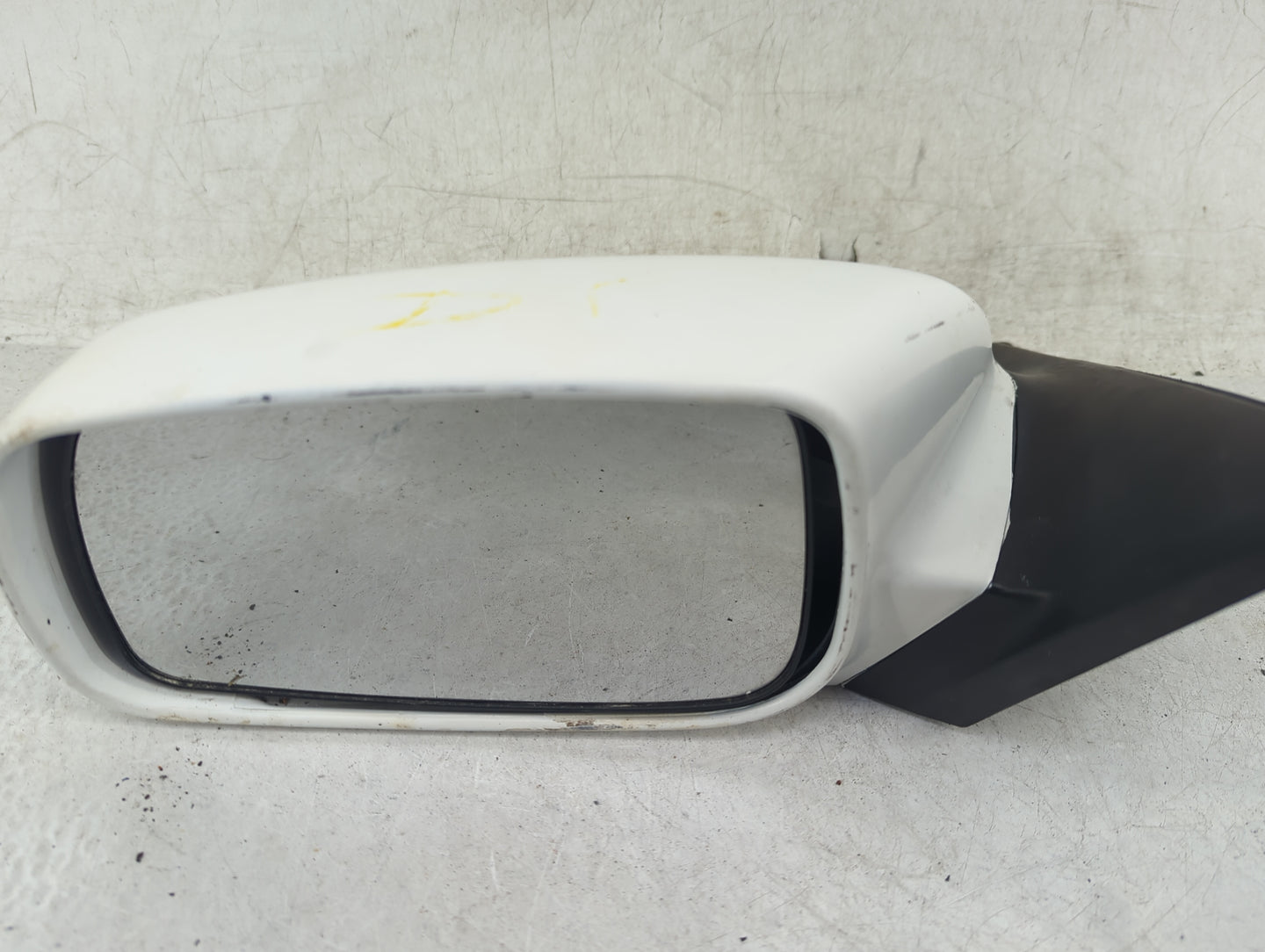 2007-2011 Toyota Camry Driver Side View Mirror - Left Door Mirror OEM Used - Oemusedautoparts1.com