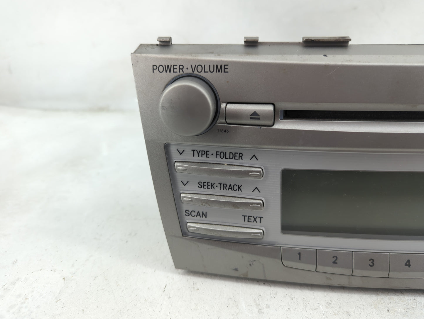 2010-2011 Toyota Camry Radio AM FM Cd Player Receiver Replacement P/N:86120-06480 000-18000101 Fits Fits 2010 2011 OEM Used 