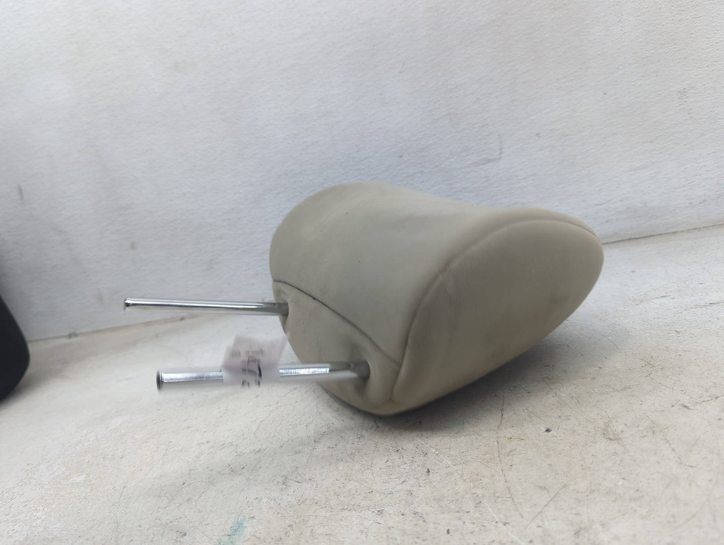 2010 Toyota Camry Headrest Head Rest Front Driver Seat Tan - Oemusedautoparts1.com