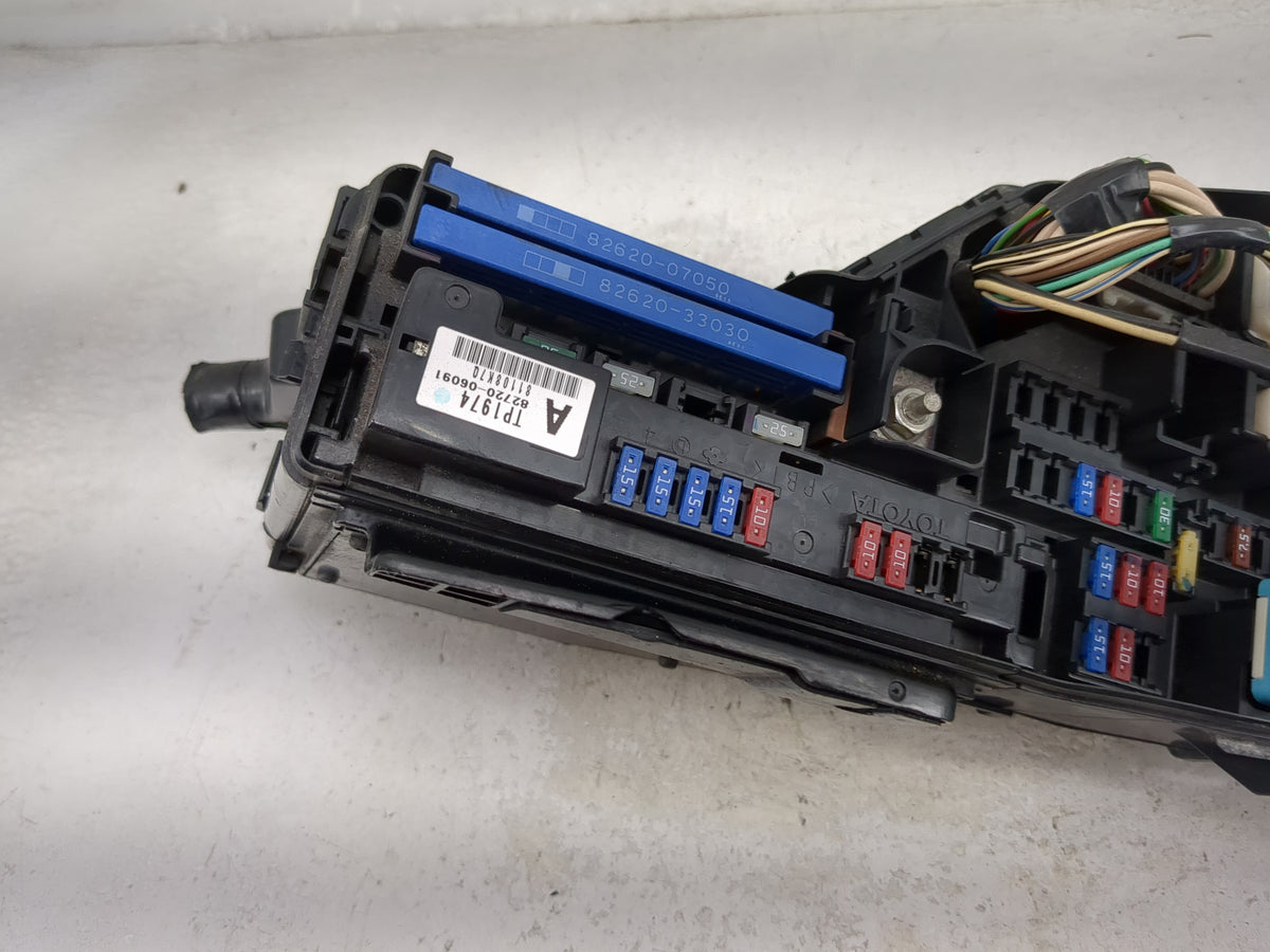 2010-2011 Toyota Camry Fusebox Fuse Box Panel Relay Module P/N:82620-07050 82620-33030, 82662-33180 Fits Fits 2010 2011 OEM 