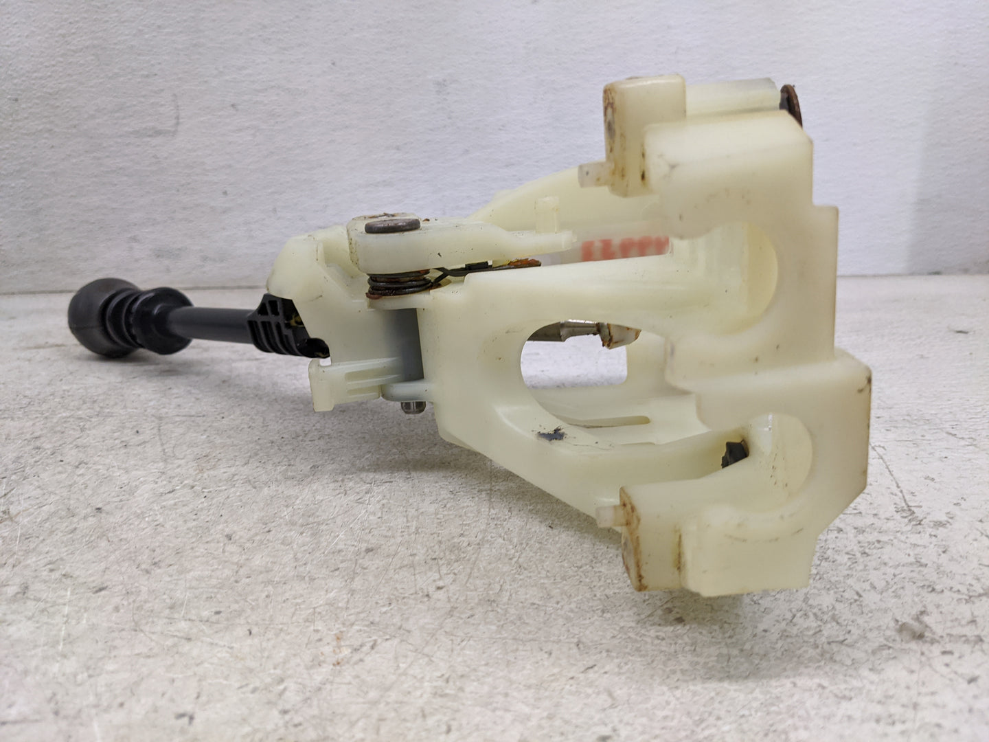 2010 Toyota Camry Floor Console Assembly Shifter 1480383 - Oemusedautoparts1.com
