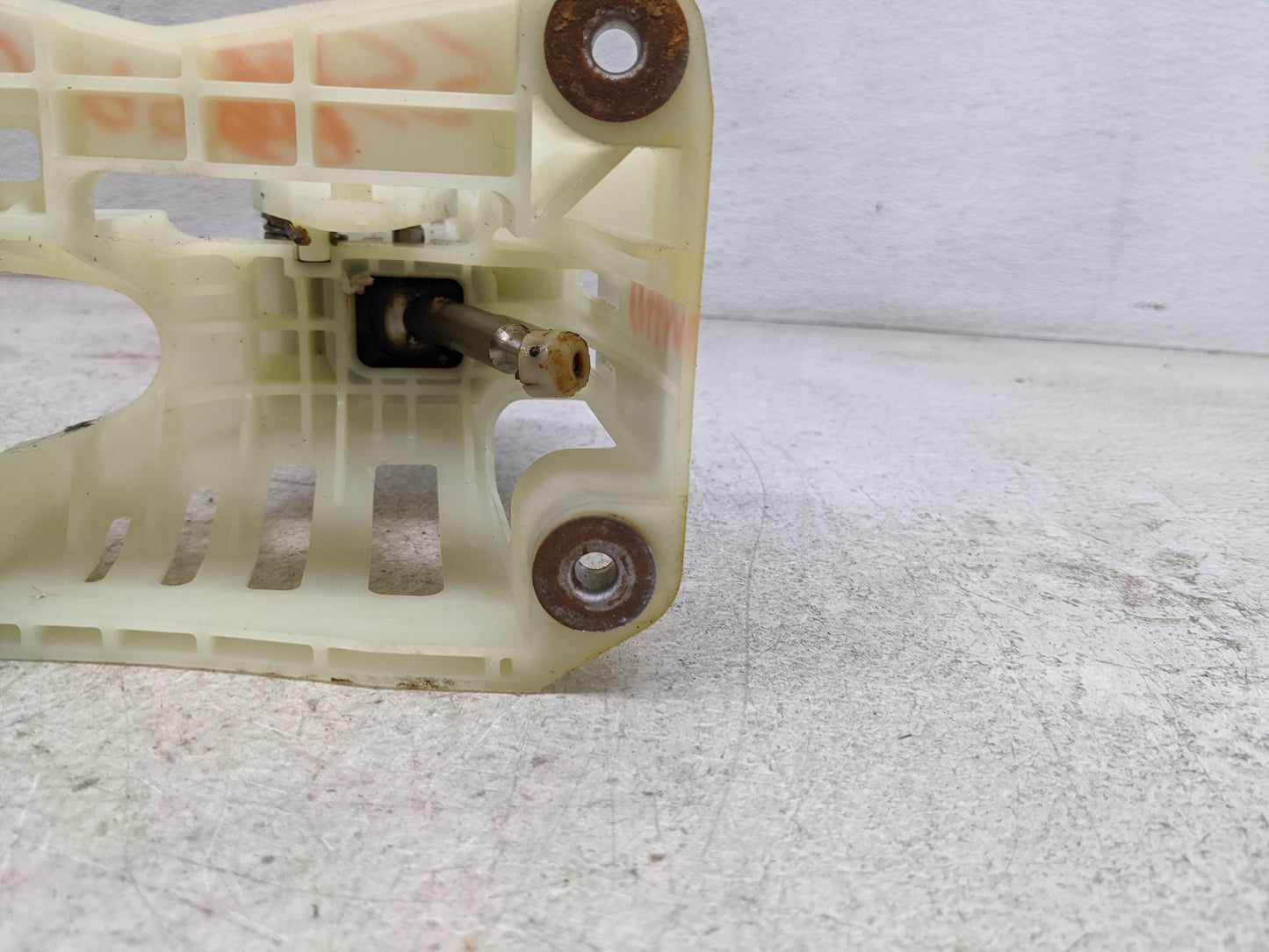 2010 Toyota Camry Floor Console Assembly Shifter 1480383 - Oemusedautoparts1.com