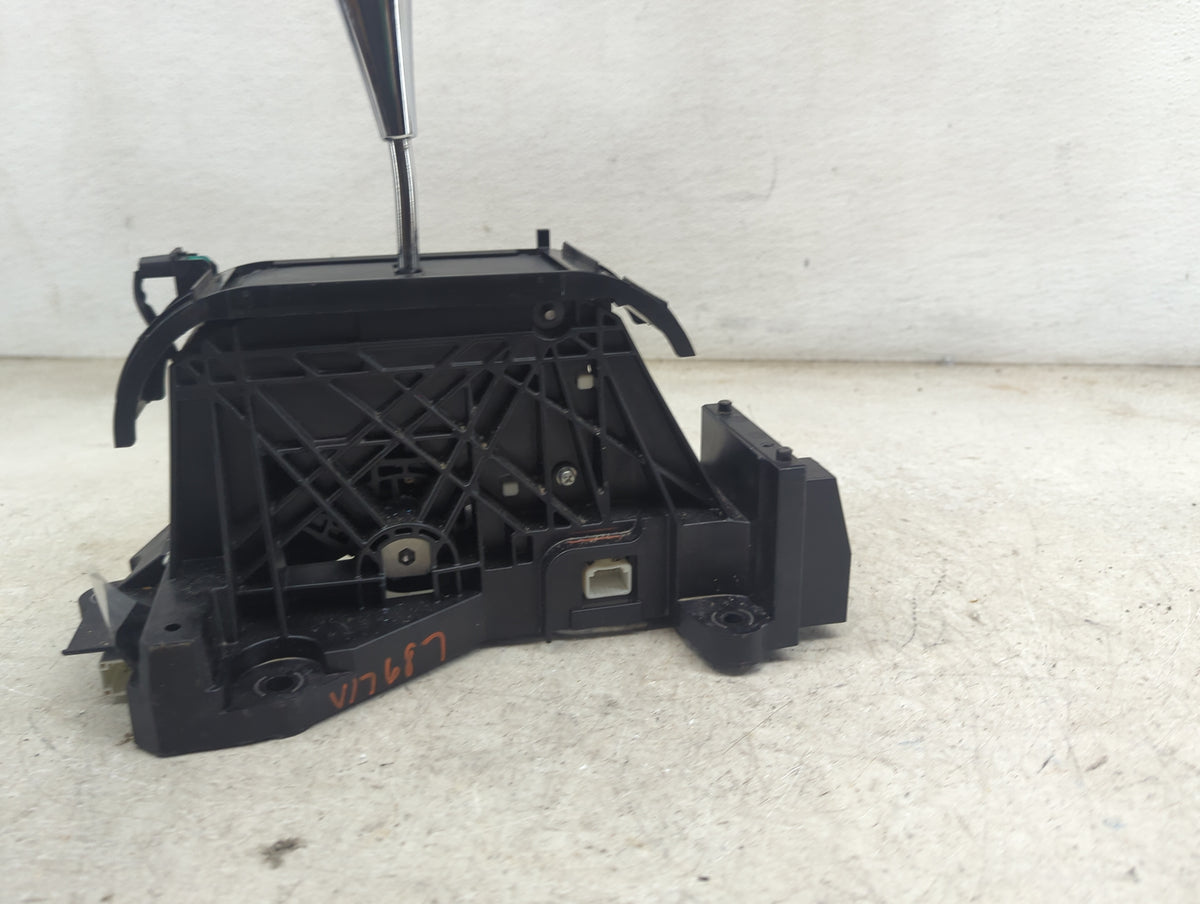 2010 Toyota Camry Floor Console Assembly Shifter 1480519 - Oemusedautoparts1.com