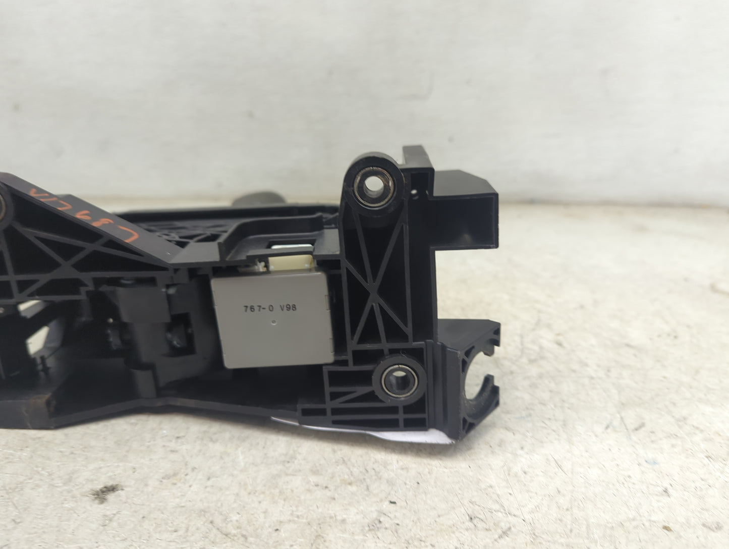 2010 Toyota Camry Floor Console Assembly Shifter - Oemusedautoparts1.com