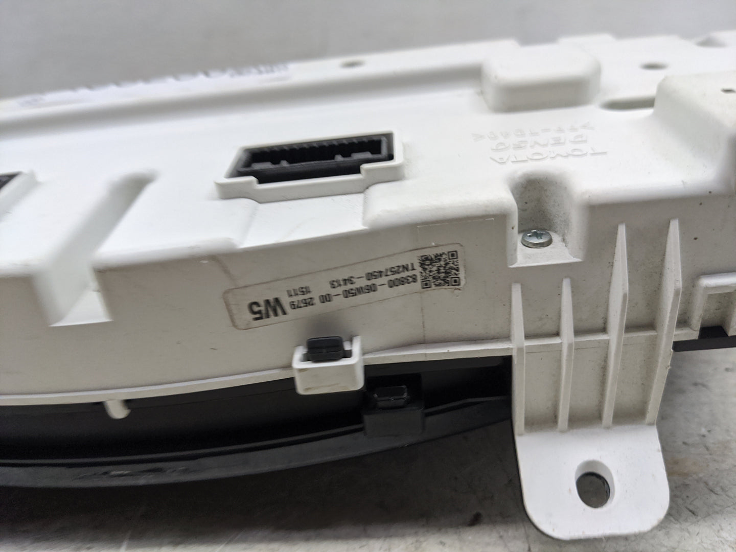 2010-2011 Toyota Camry Instrument Cluster Speedometer Gauges P/N:83800-06W50 TN257450-3413 Miles: Fits Fits 2010 2011 OEM Us