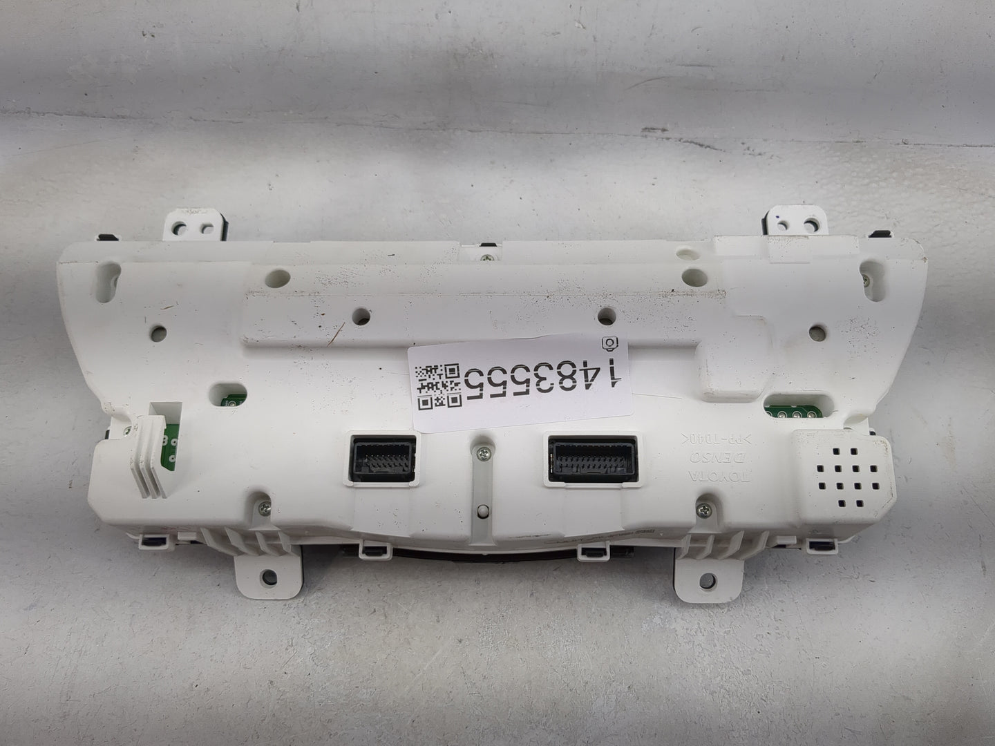 2010-2011 Toyota Camry Instrument Cluster Speedometer Gauges P/N:83800-06V10-00 TN257450-3433 Miles: Fits Fits 2010 2011 OEM