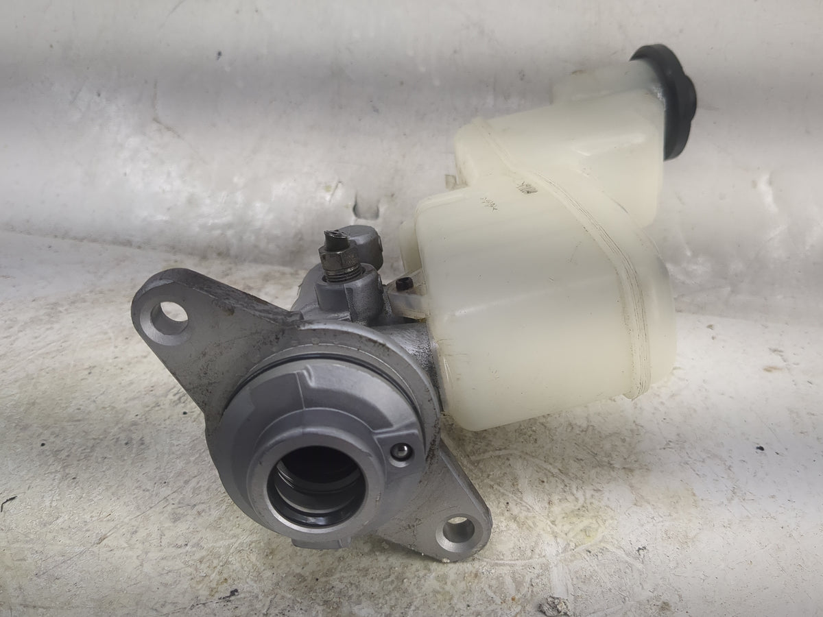 2007-2011 Toyota Camry Brake Master Cylinder 1497109 - Oemusedautoparts1.com