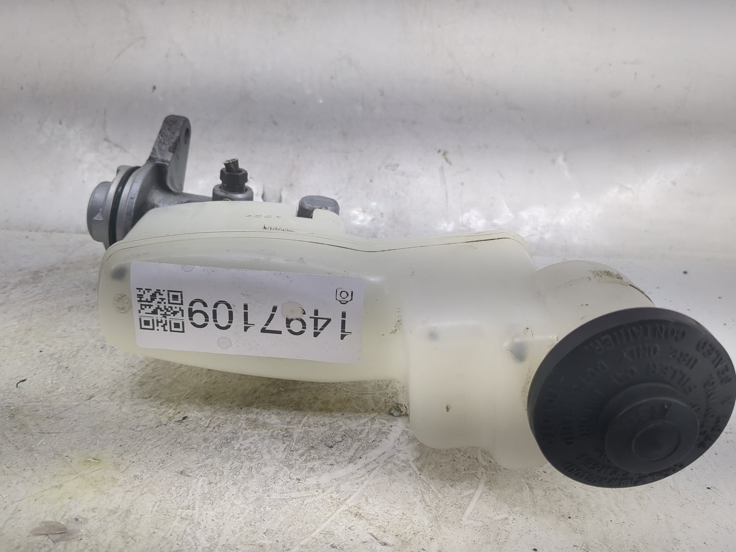 2007-2011 Toyota Camry Brake Master Cylinder 1497109 - Oemusedautoparts1.com