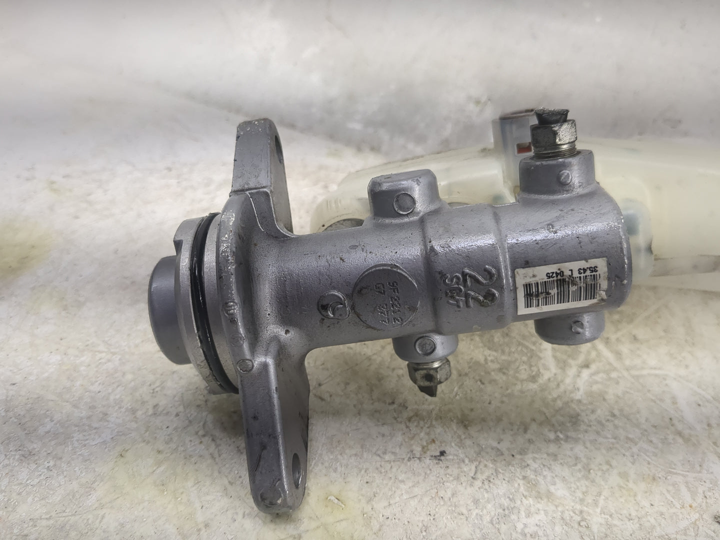 2007-2011 Toyota Camry Brake Master Cylinder 1497109 - Oemusedautoparts1.com