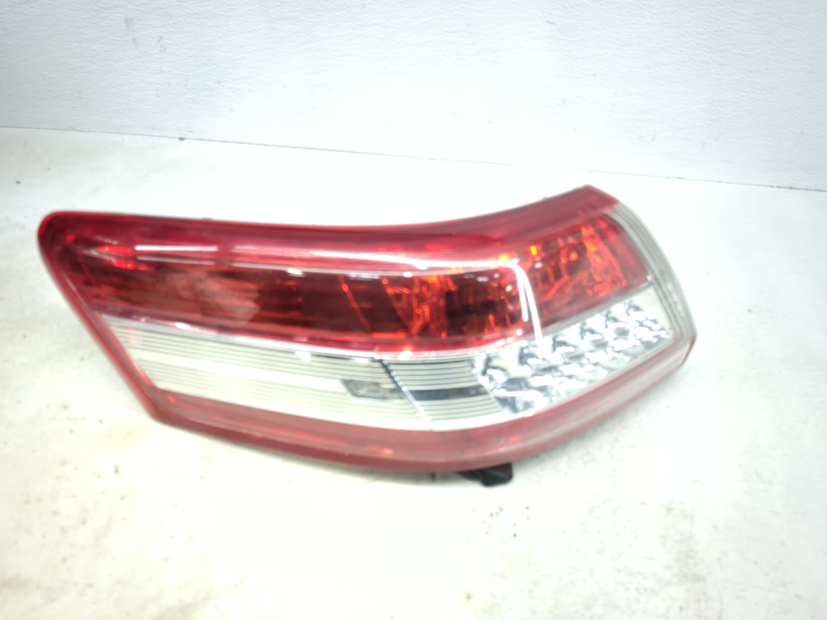 2010-2011 Toyota Camry Tail Light Assembly Driver Left OEM Fits Fits 2010 2011 OEM Used Auto Parts - Oemusedautoparts1.com