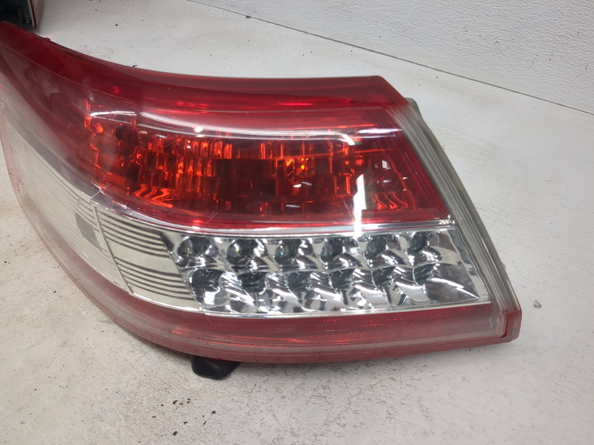 2010-2011 Toyota Camry Tail Light Assembly Driver Left OEM Fits Fits 2010 2011 OEM Used Auto Parts - Oemusedautoparts1.com