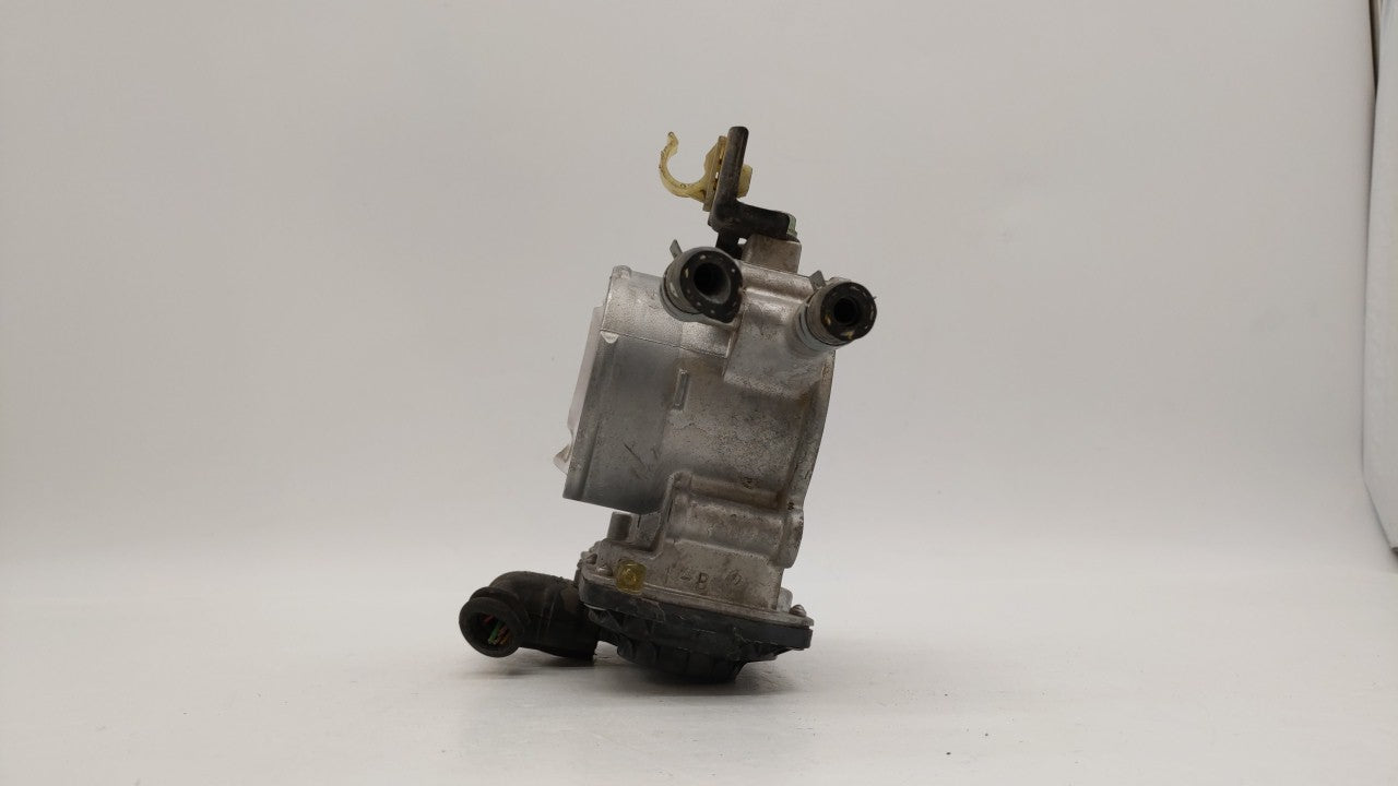 2010-2017 Toyota Camry Throttle Body P/N:22030-0V010 22030-36010 Fits Fits 2009 2010 2011 2012 2013 2014 2015 2016 2017 2018
