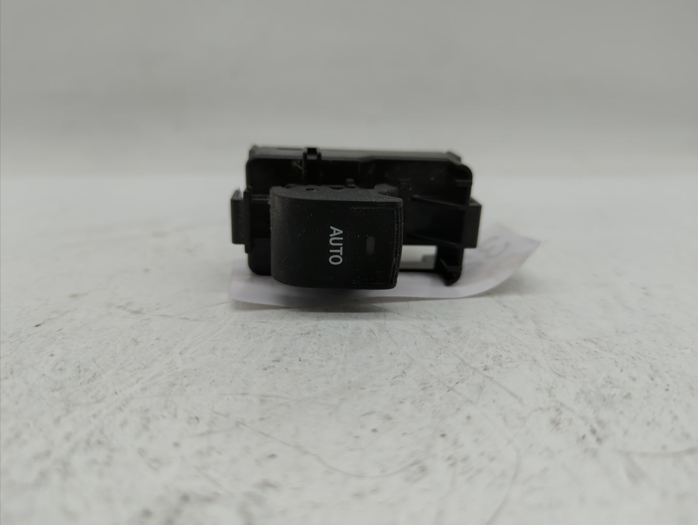 2010-2011 Toyota Camry Passeneger Right Power Window Switch - Oemusedautoparts1.com
