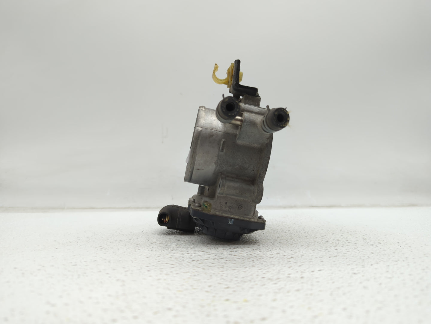 2010-2017 Toyota Camry Throttle Body P/N:22030-36010 22030-0V010 Fits Fits 2009 2010 2011 2012 2013 2014 2015 2016 2017 2018