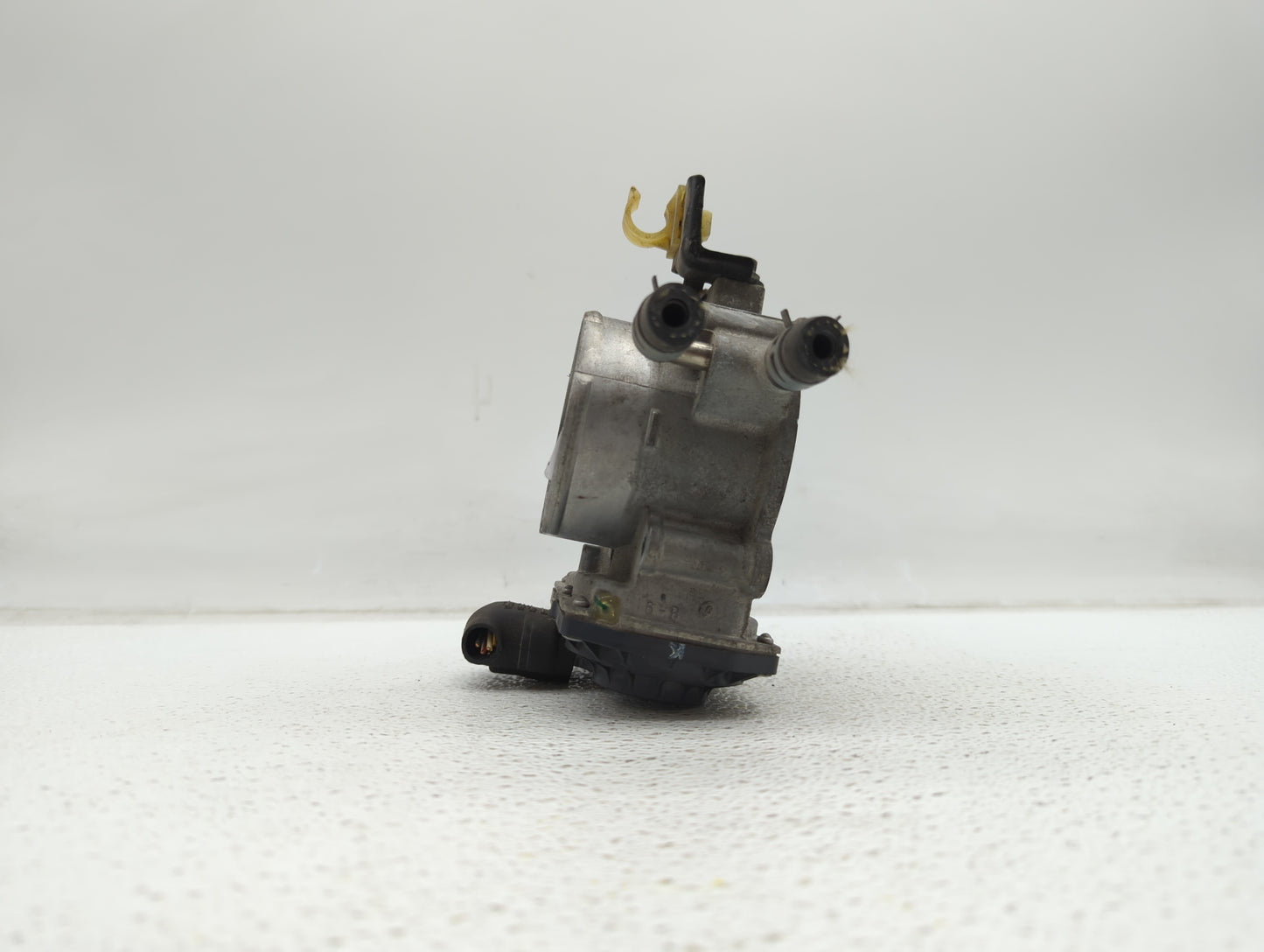 2010-2017 Toyota Camry Throttle Body P/N:22030-36010 22030-0V010 Fits Fits 2009 2010 2011 2012 2013 2014 2015 2016 2017 2018