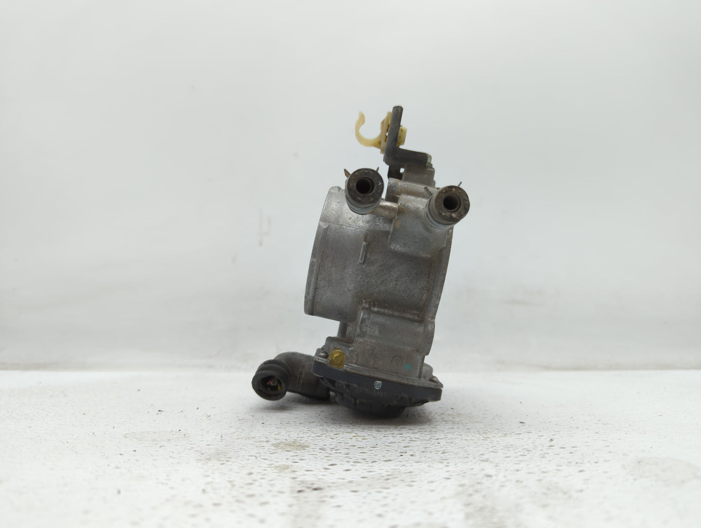2010 Toyota Camry Throttle Body Fits Fits 2009 2011 OEM Used Auto Parts - Oemusedautoparts1.com